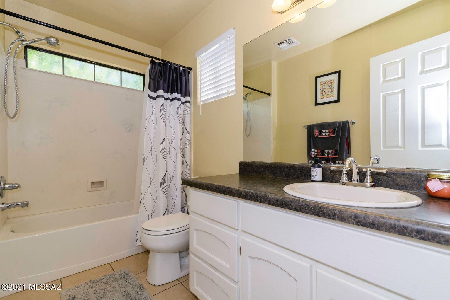 1719 W Calle Del Querido