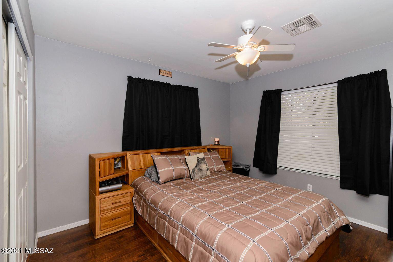 1719 W Calle Del Querido