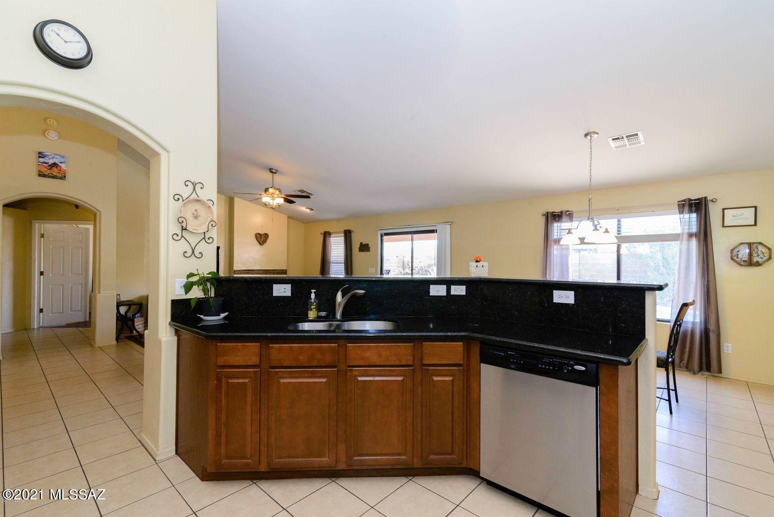 1719 W Calle Del Querido