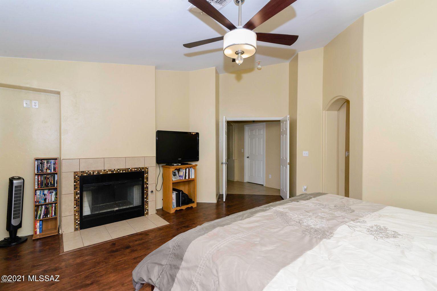 1719 W Calle Del Querido