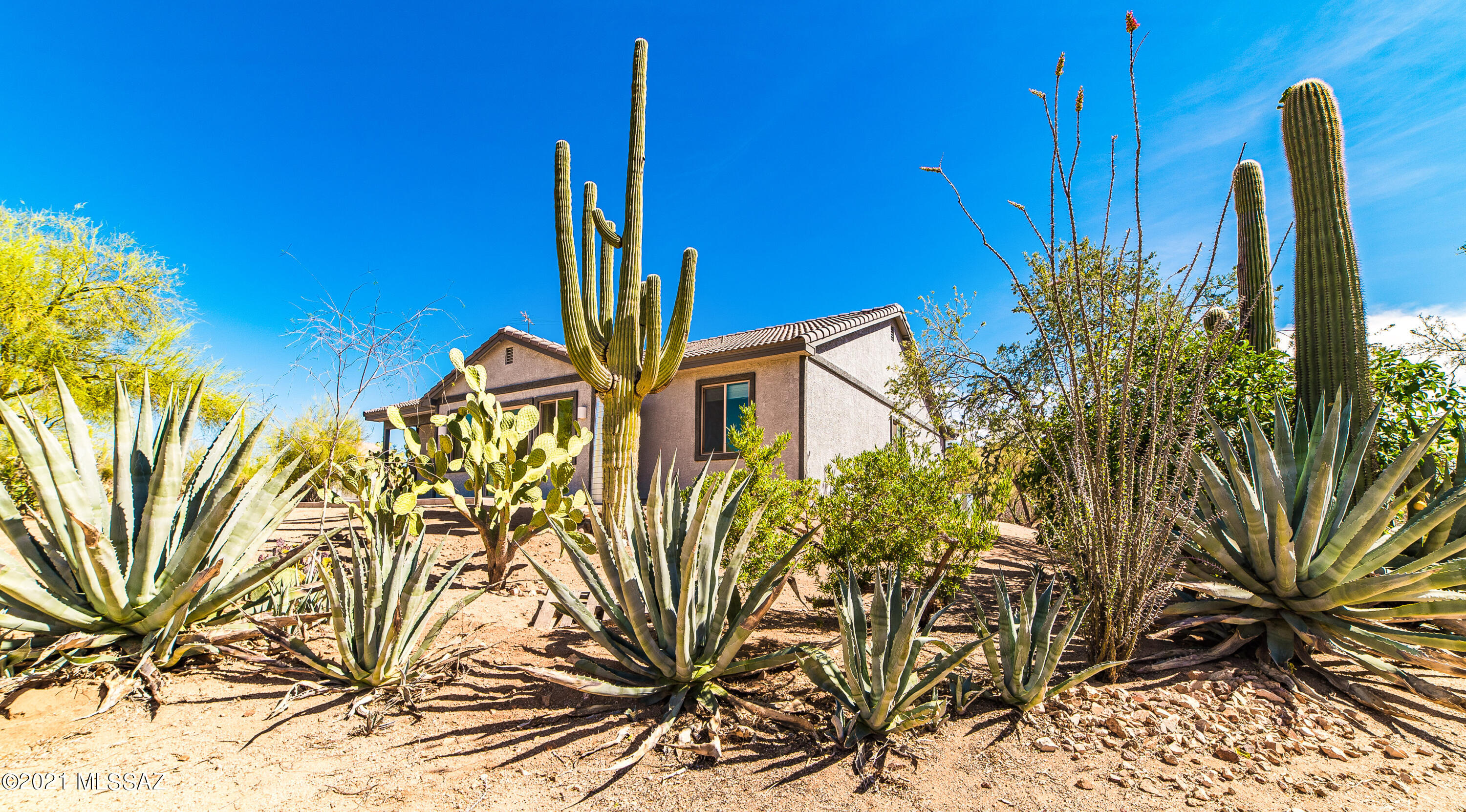 5861 N Desert View Drive