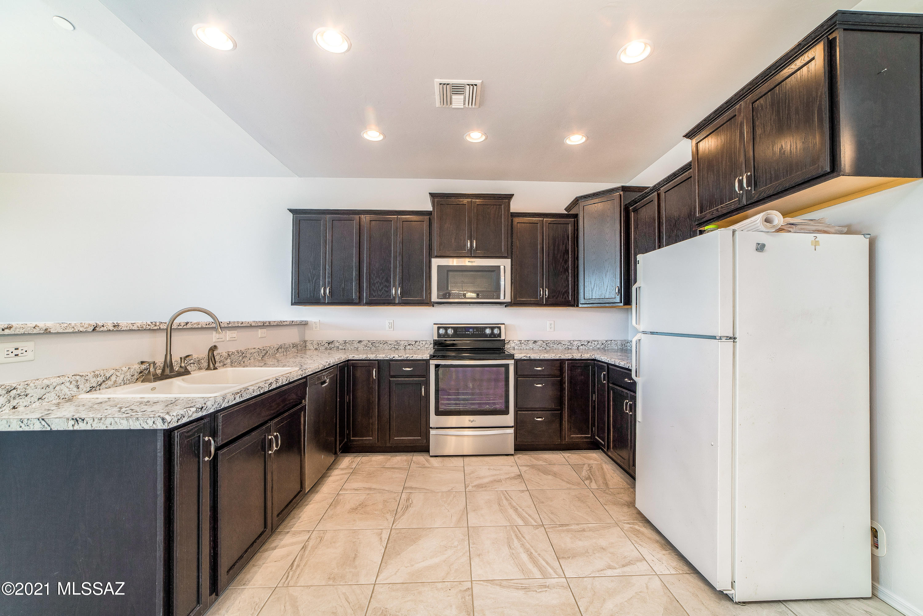 5861 N Desert View Drive