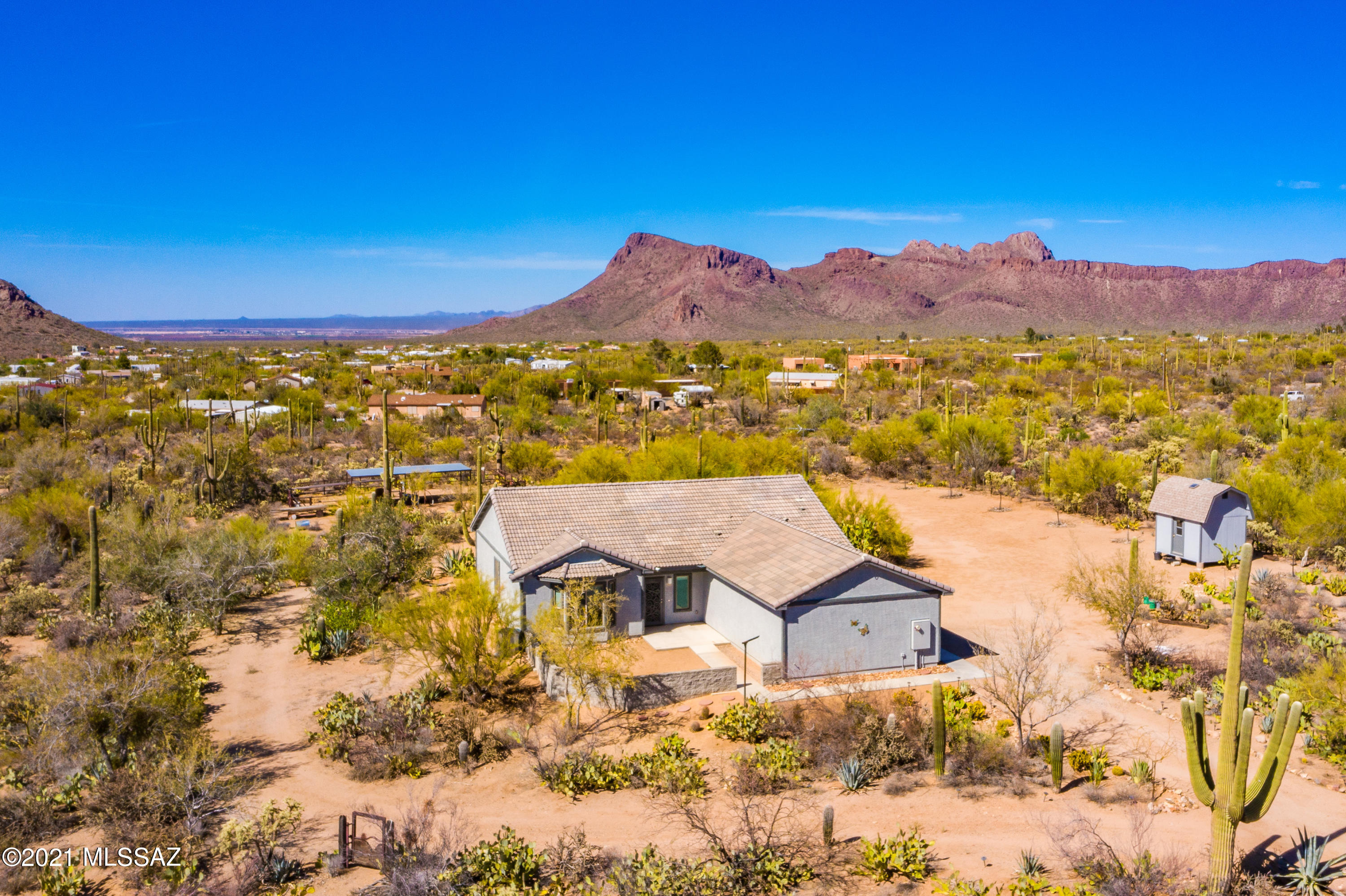 5861 N Desert View Drive