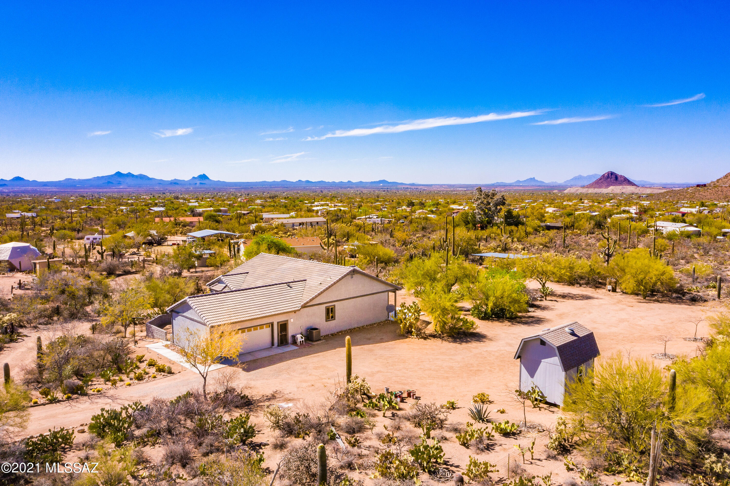 5861 N Desert View Drive