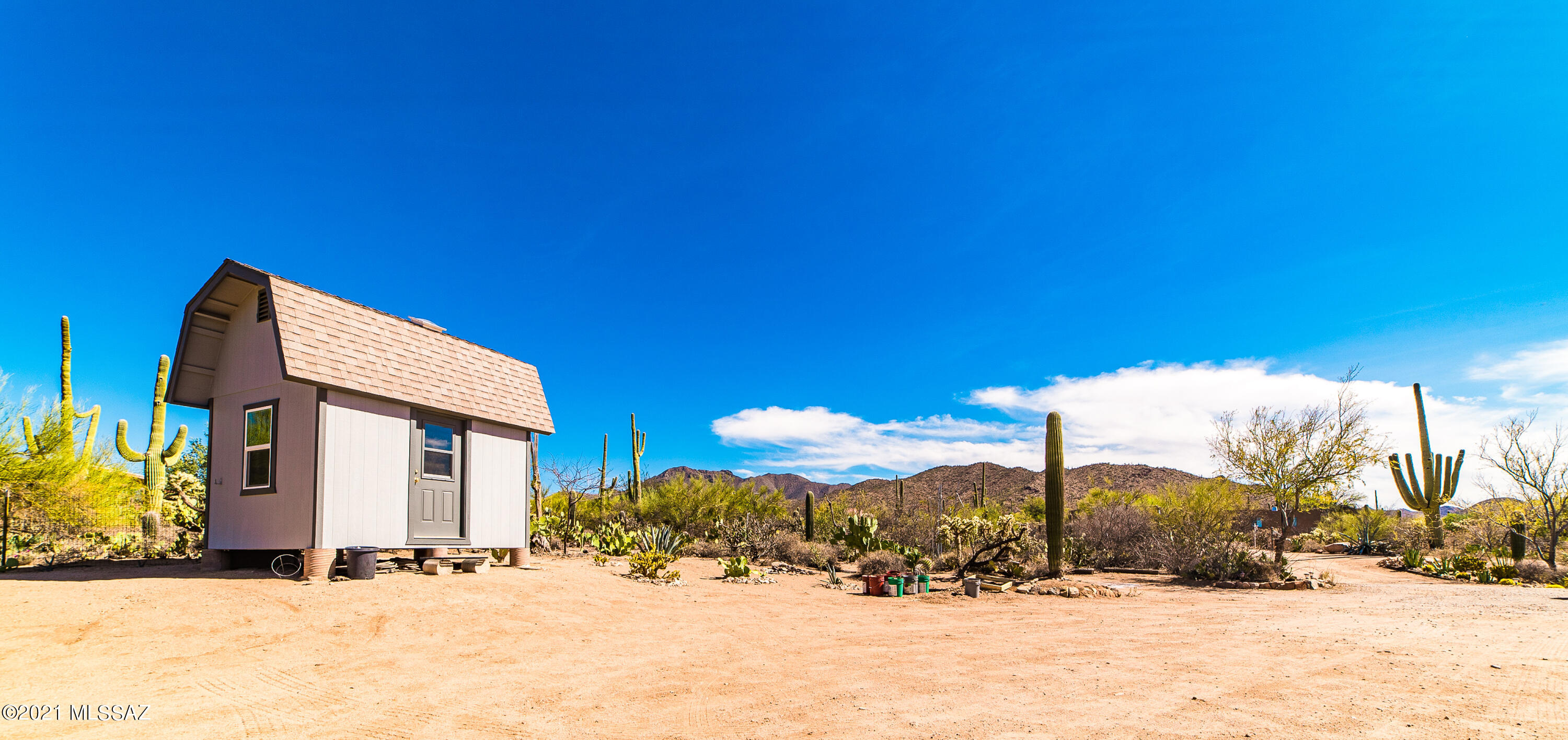 5861 N Desert View Drive