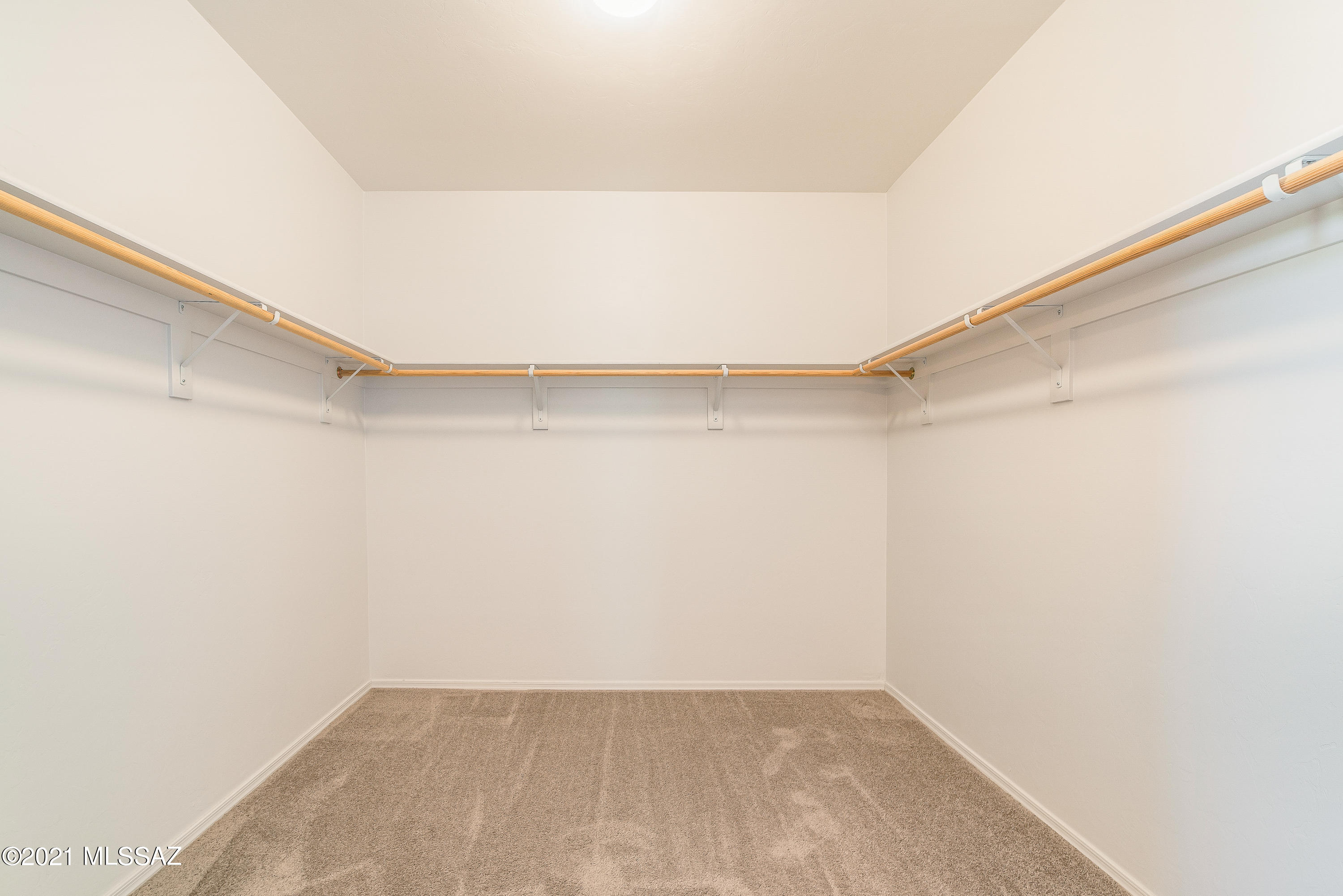 5861 N Desert View Drive