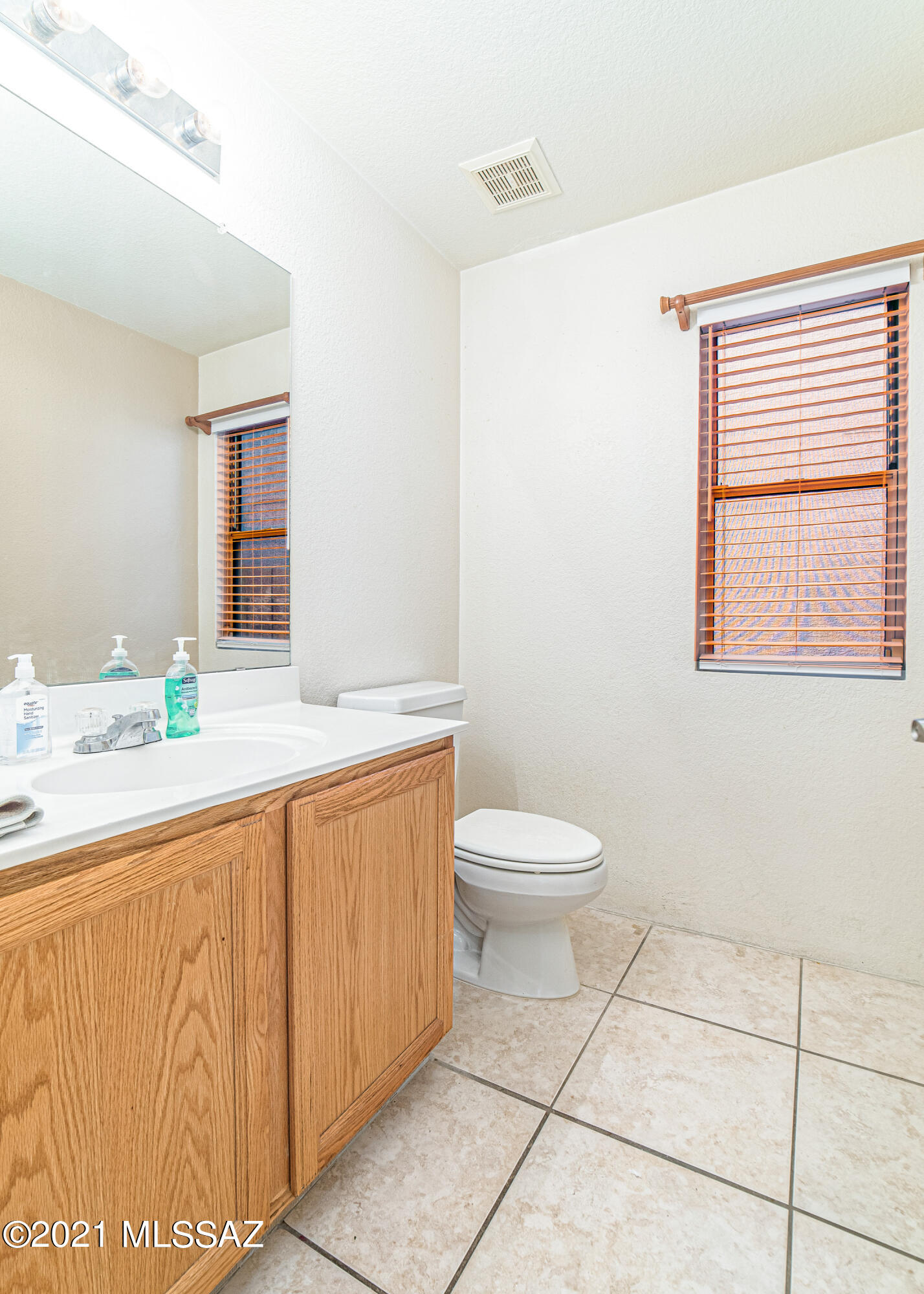 2632 W Mountain Heights Court