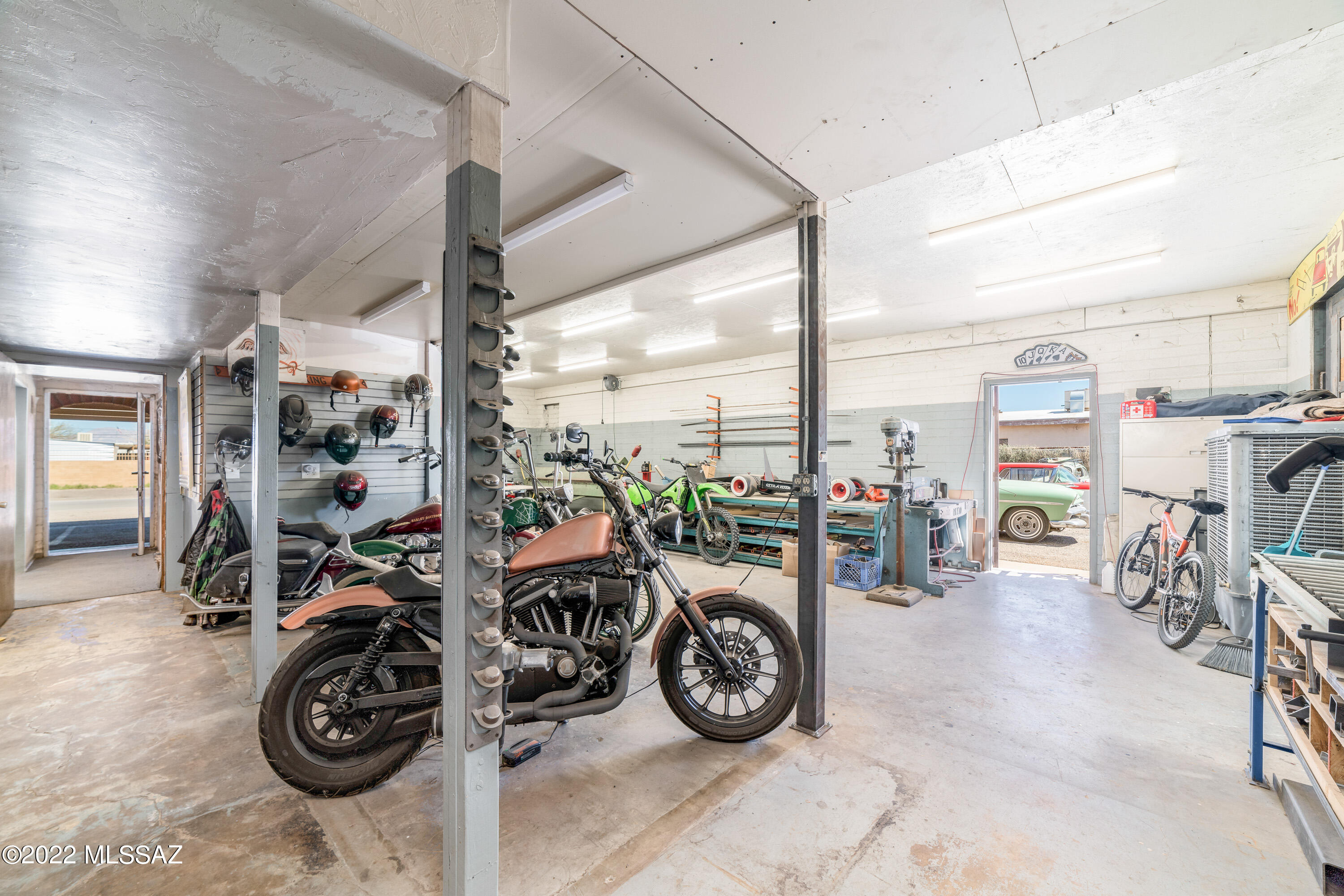 3156 E President Street