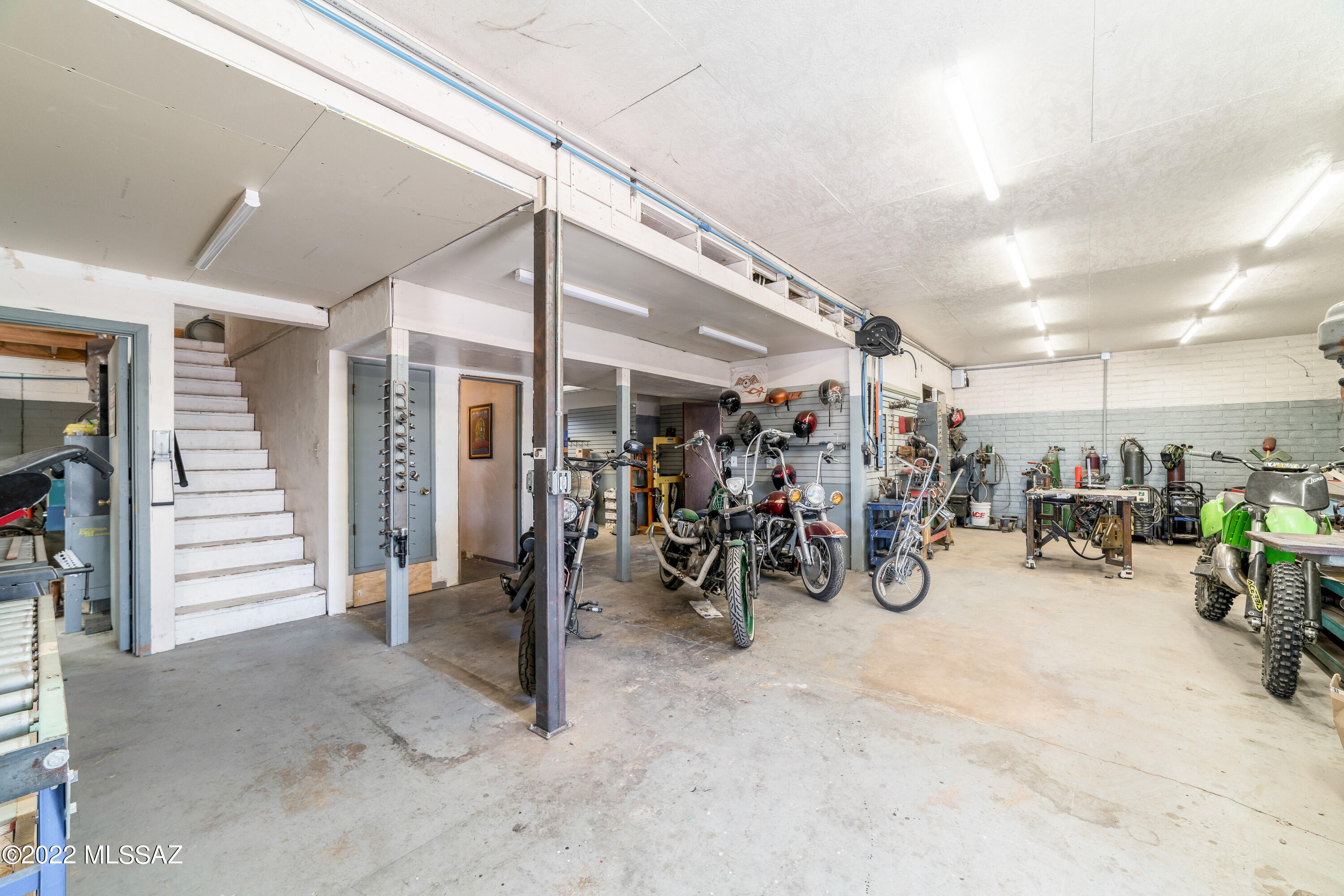 3156 E President Street