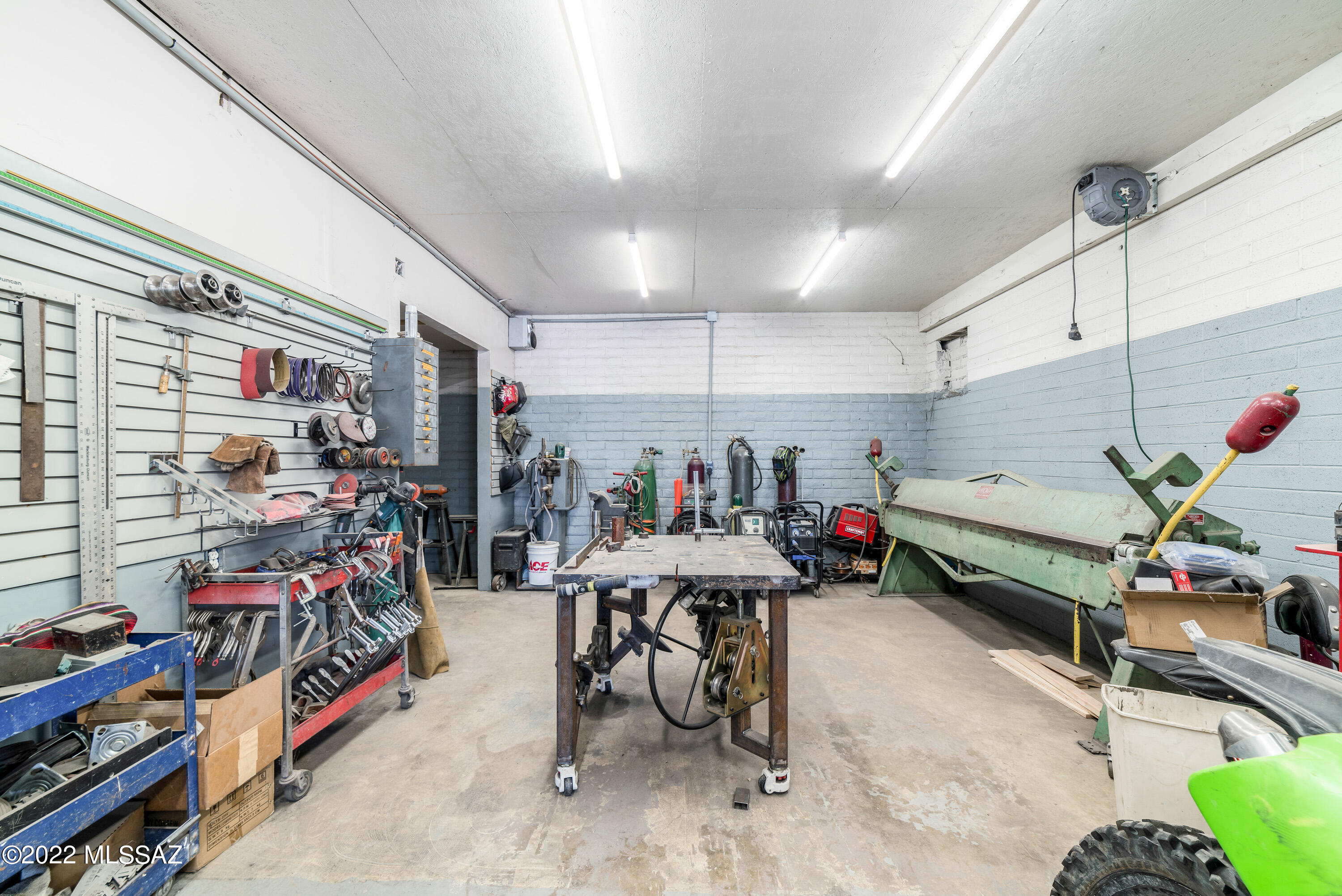 3156 E President Street