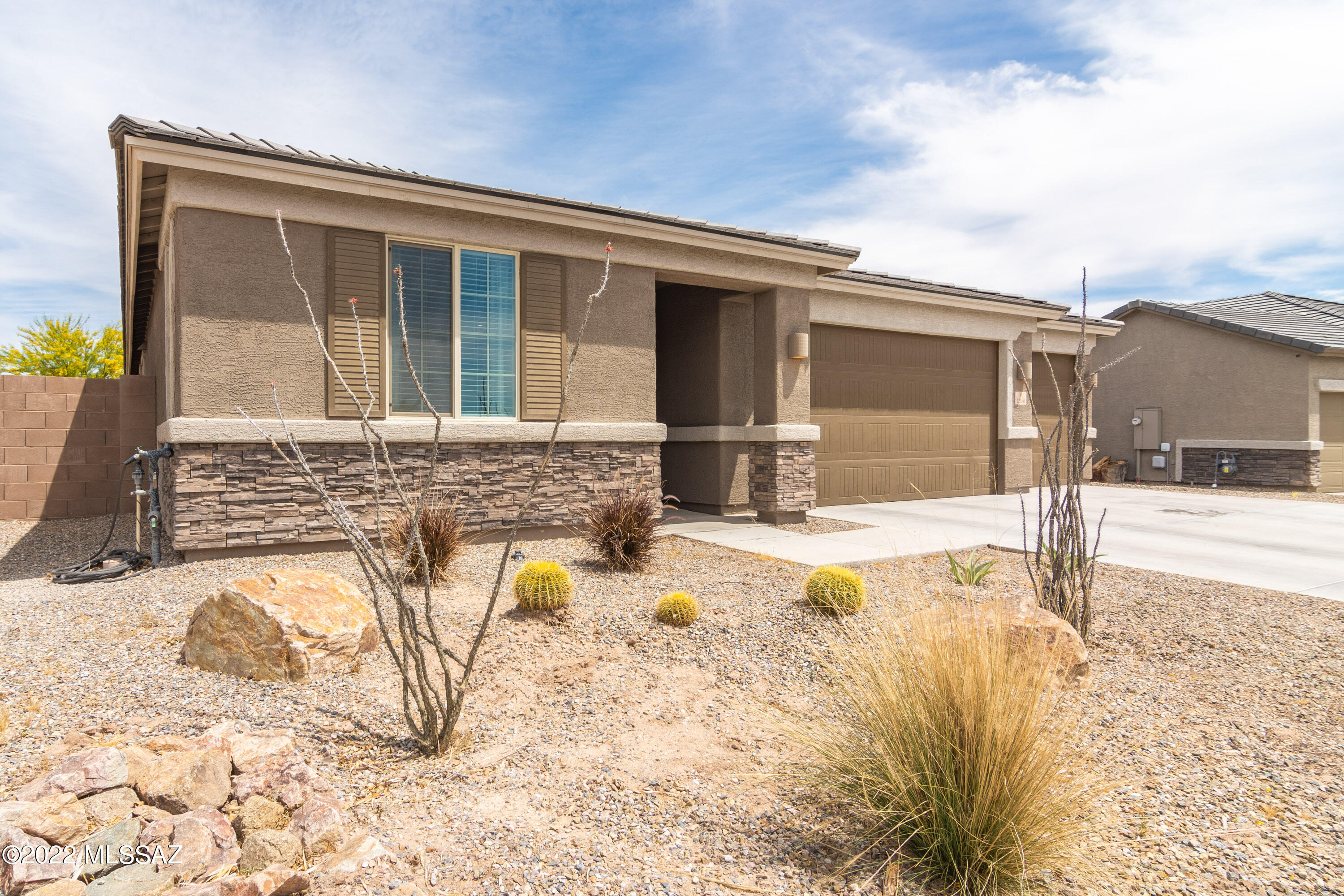 12160 N Goldenview Lane