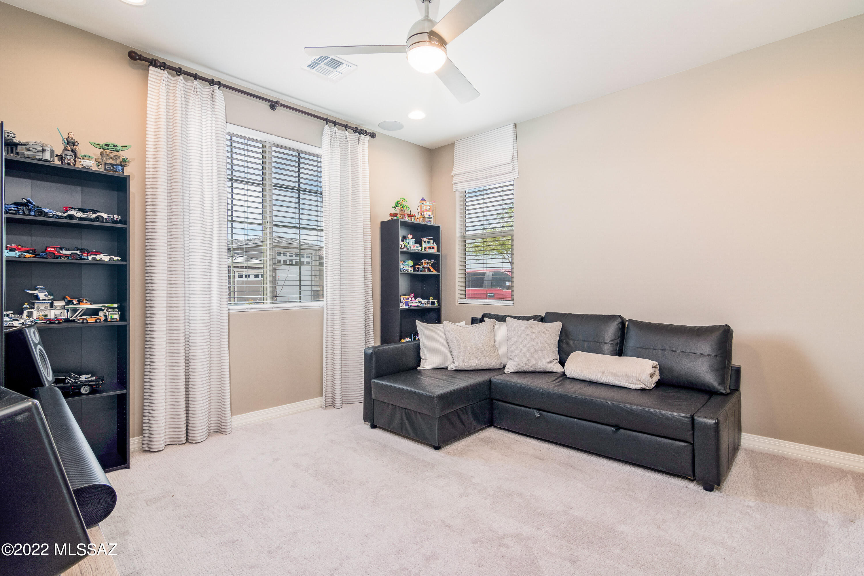 12160 N Goldenview Lane