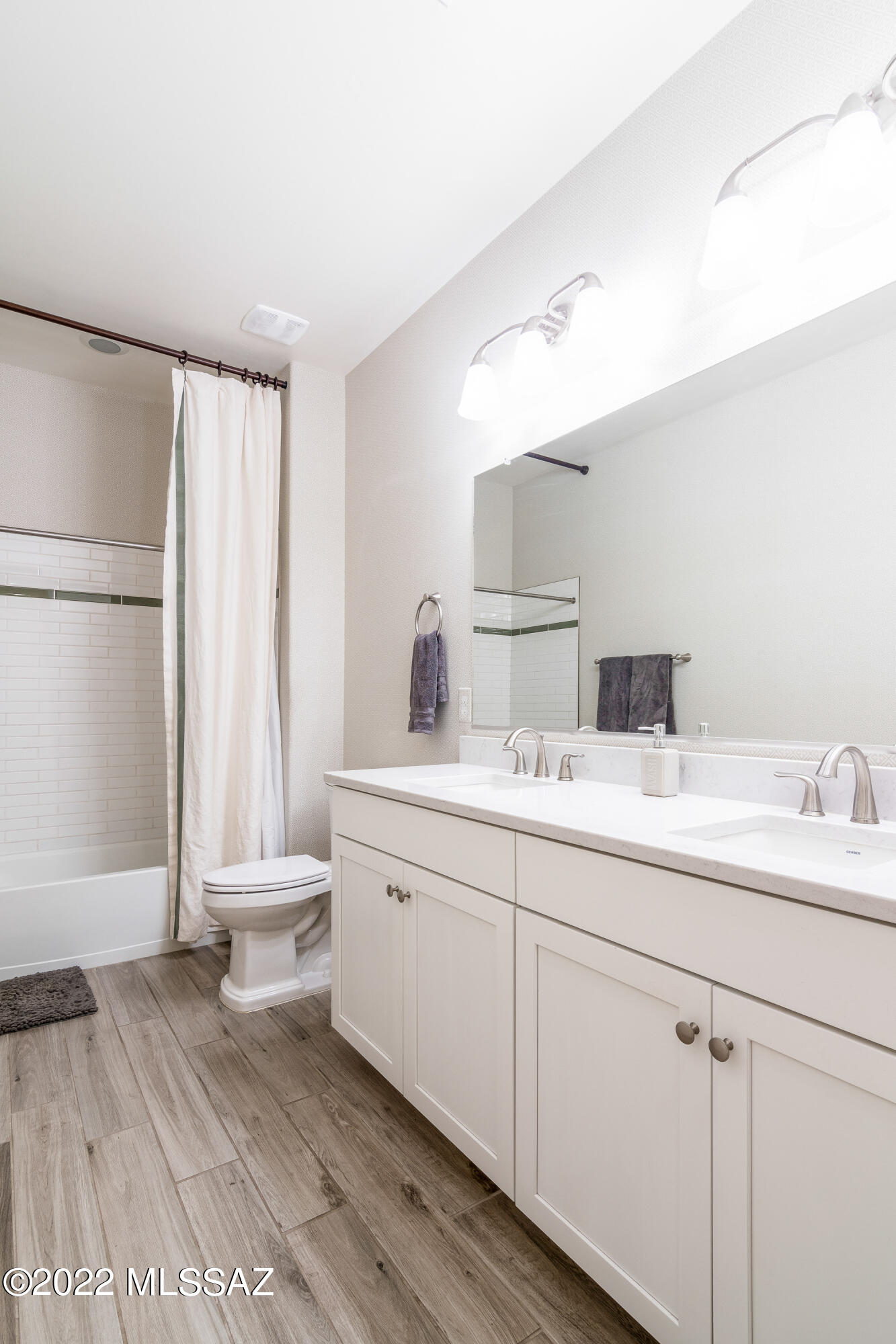 12160 N Goldenview Lane