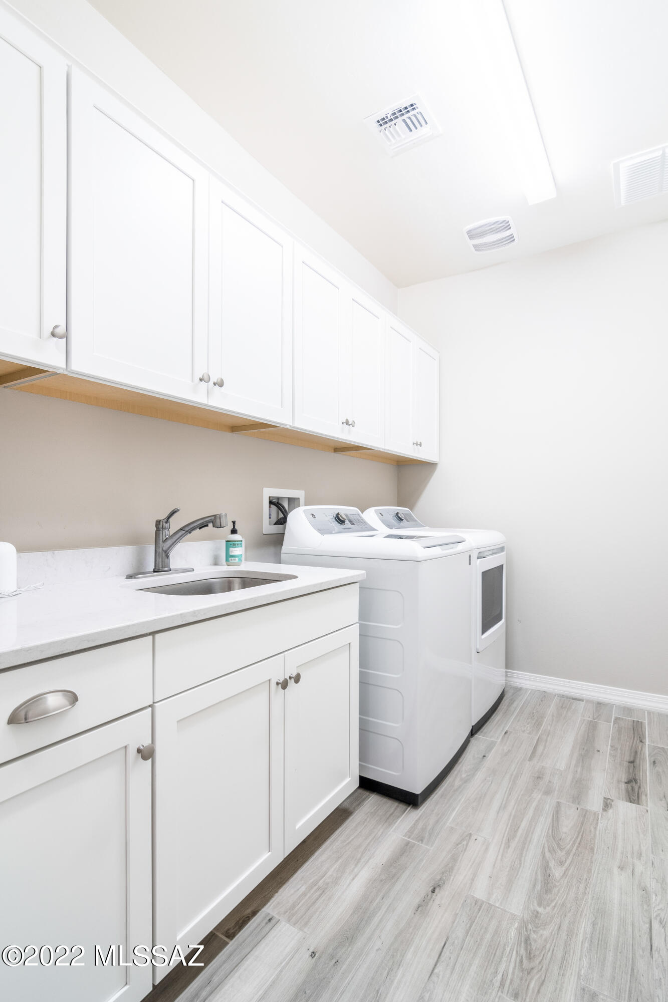 12160 N Goldenview Lane