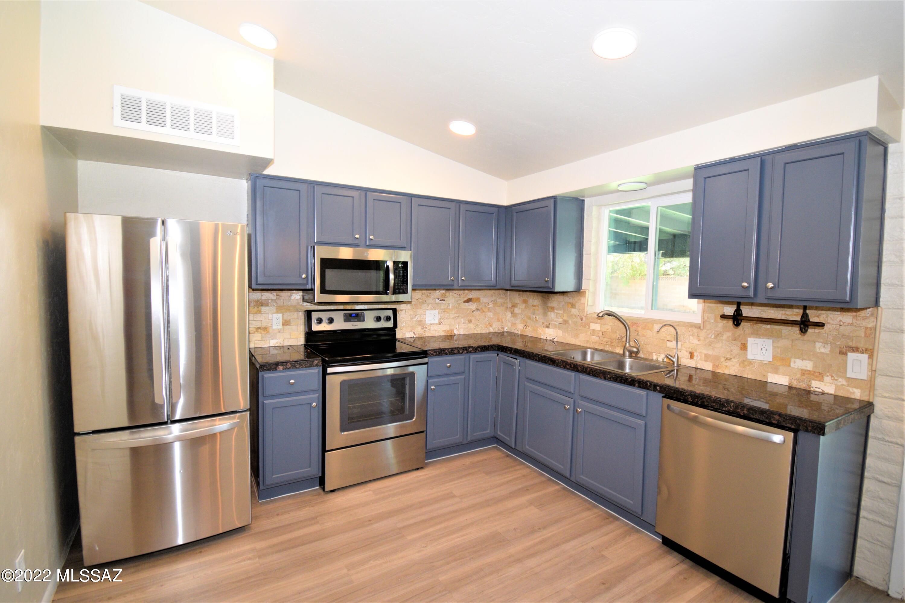 7422 N Stanton Place