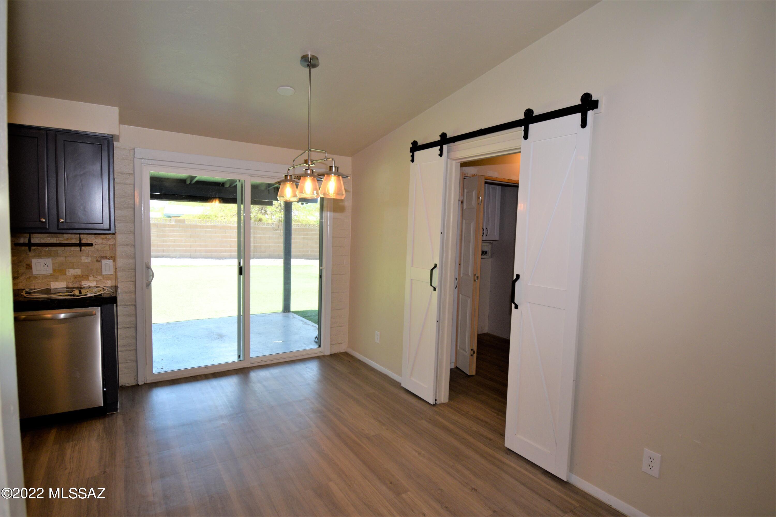 7422 N Stanton Place