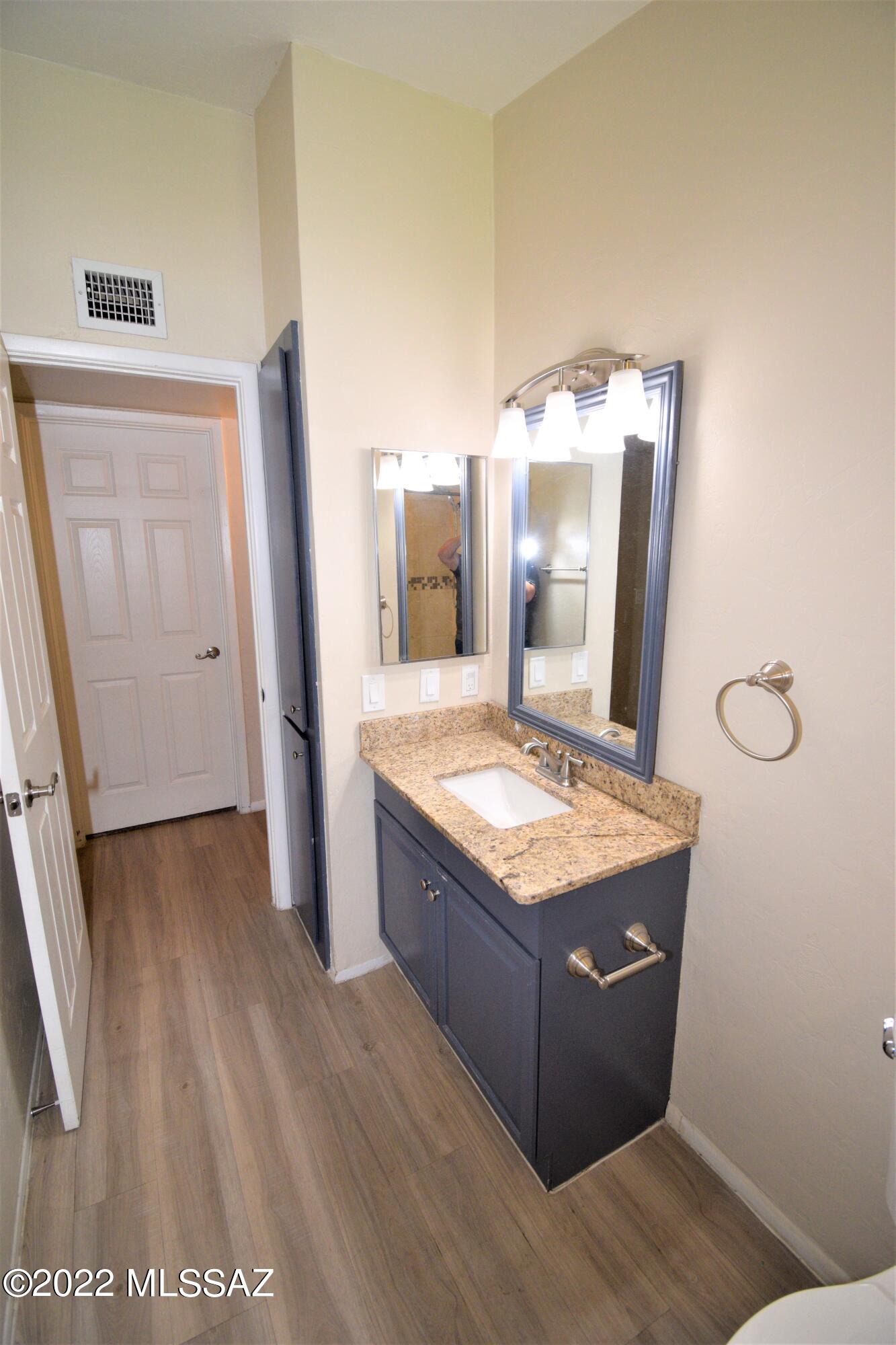 7422 N Stanton Place