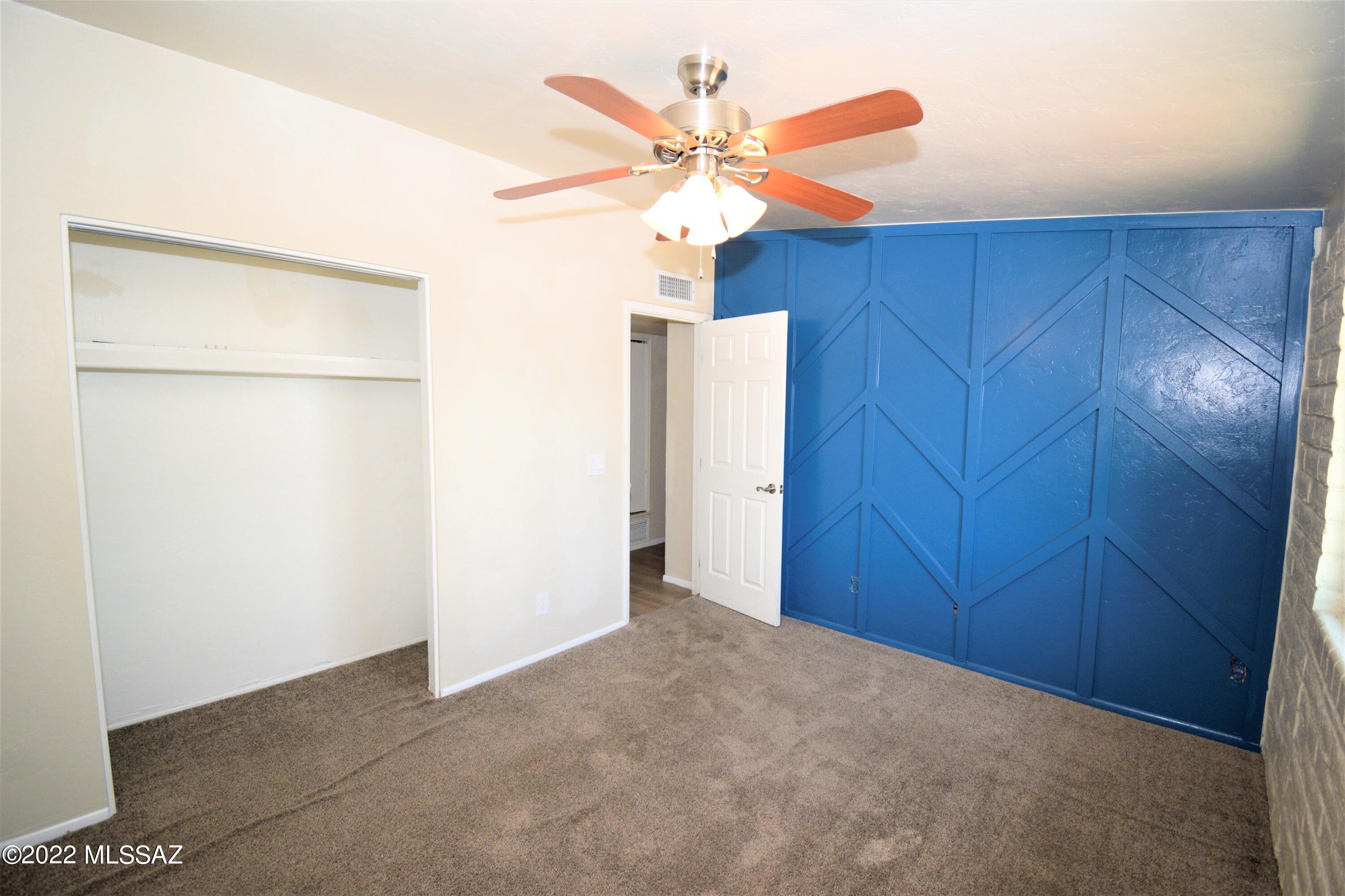 7422 N Stanton Place