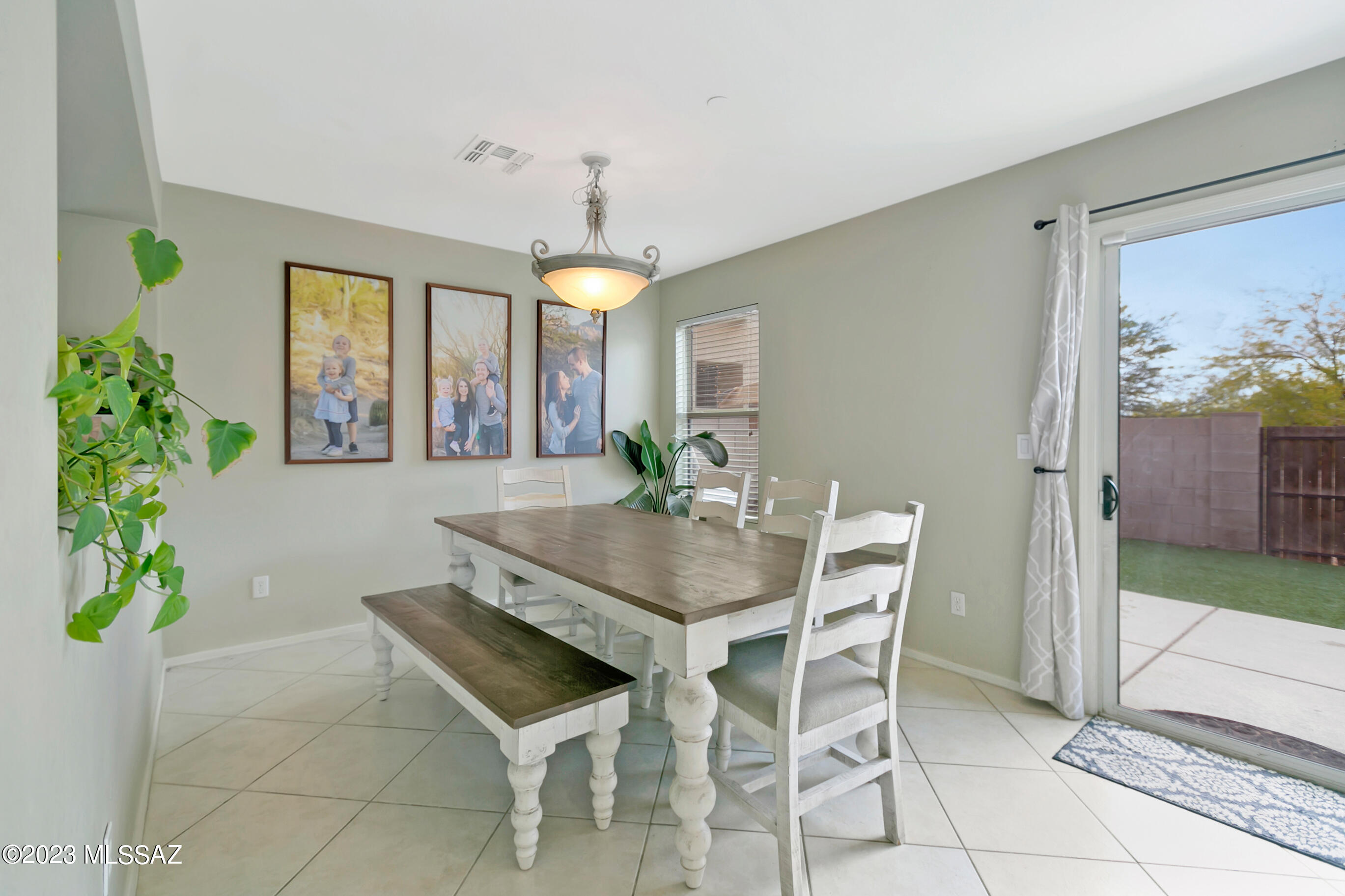 8461 N Placita De La Manzana