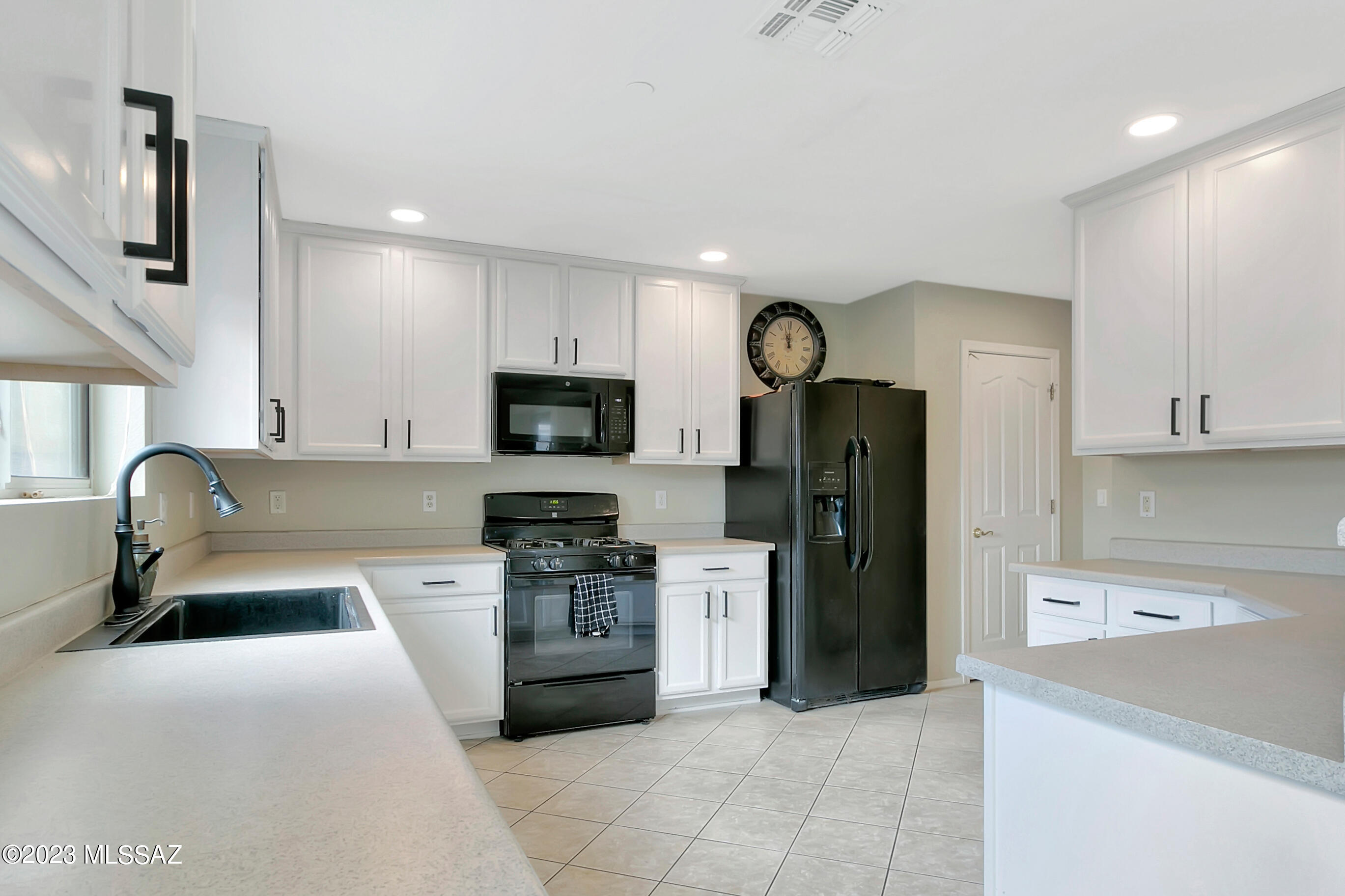 8461 N Placita De La Manzana