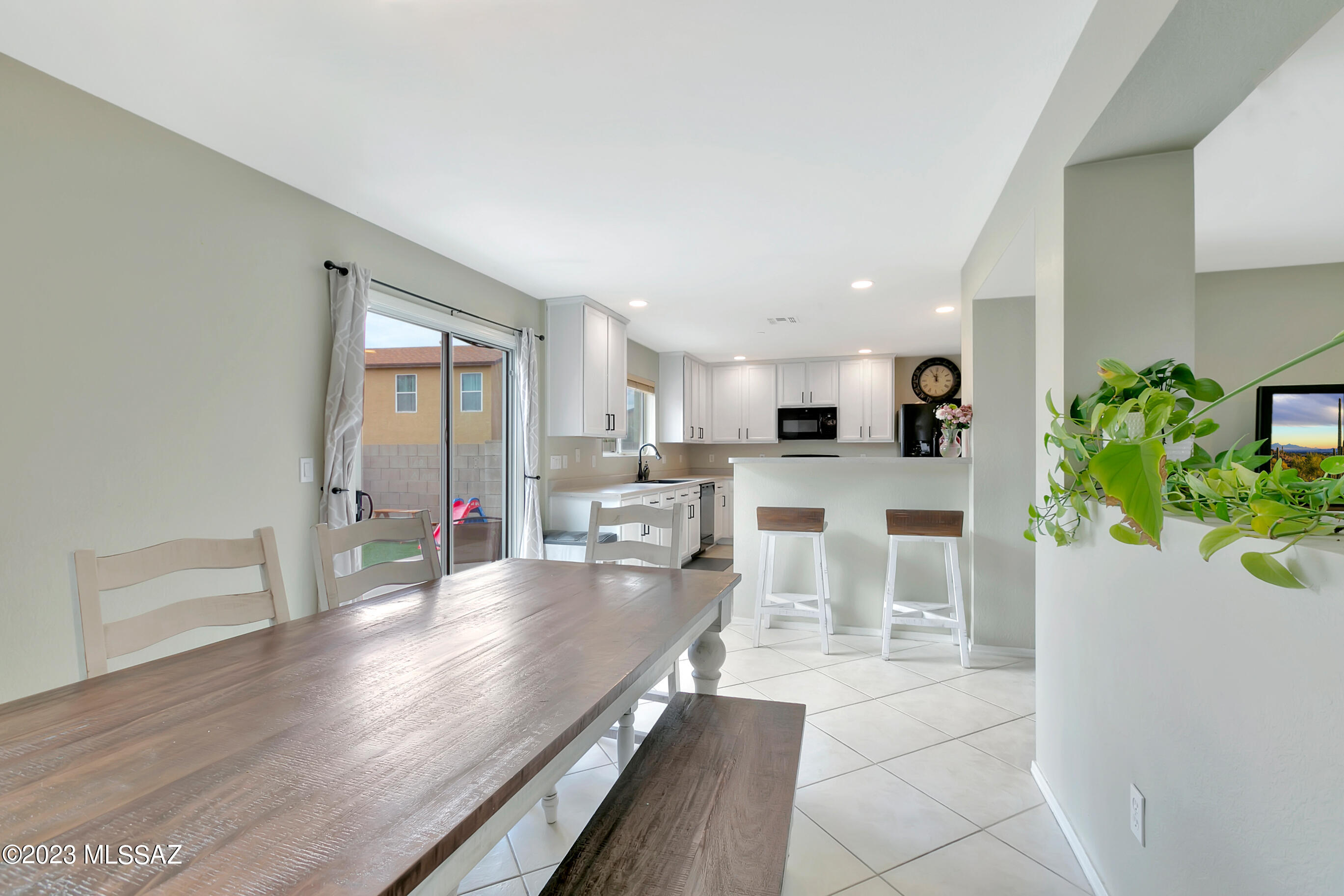 8461 N Placita De La Manzana