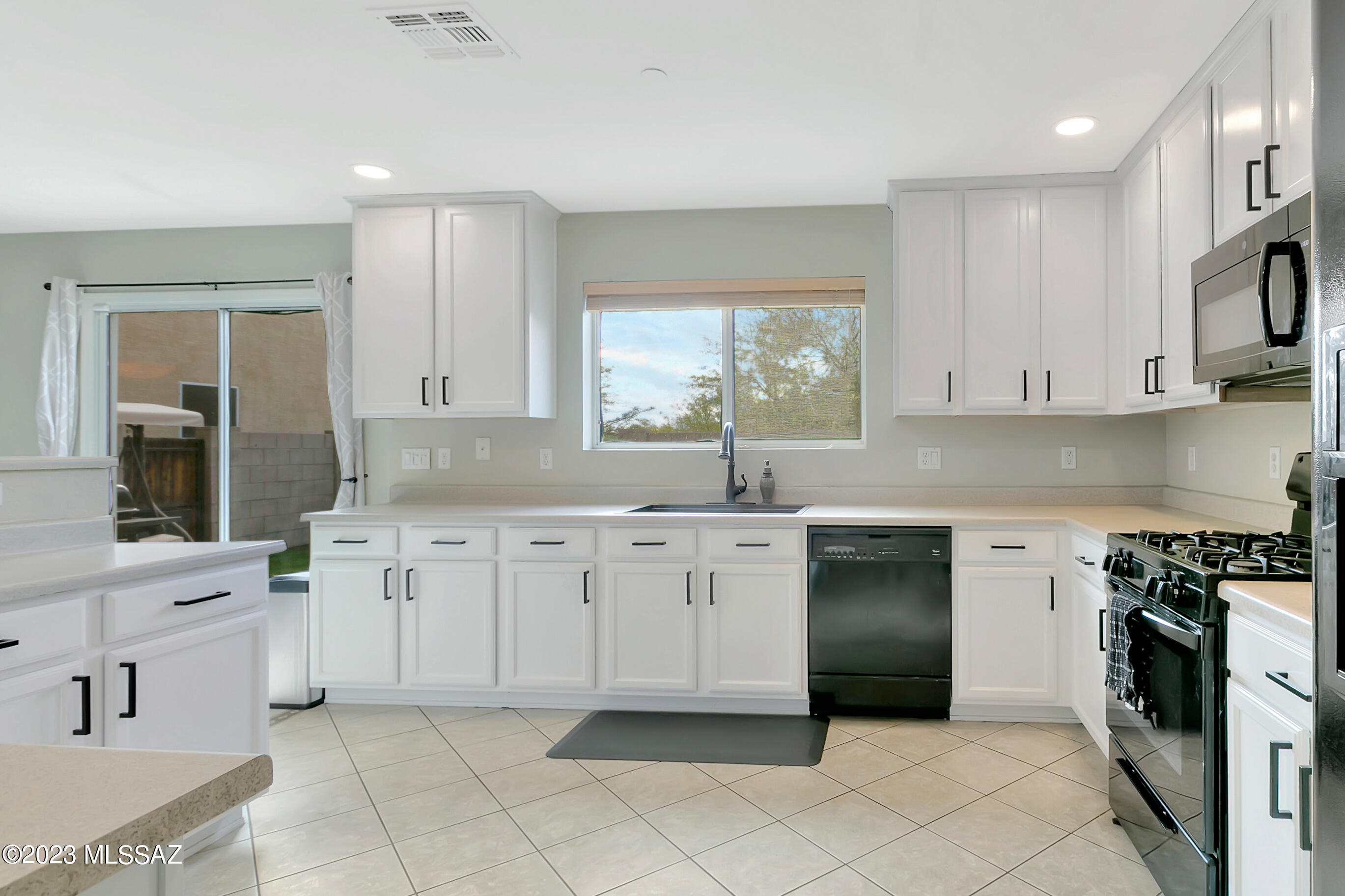 8461 N Placita De La Manzana