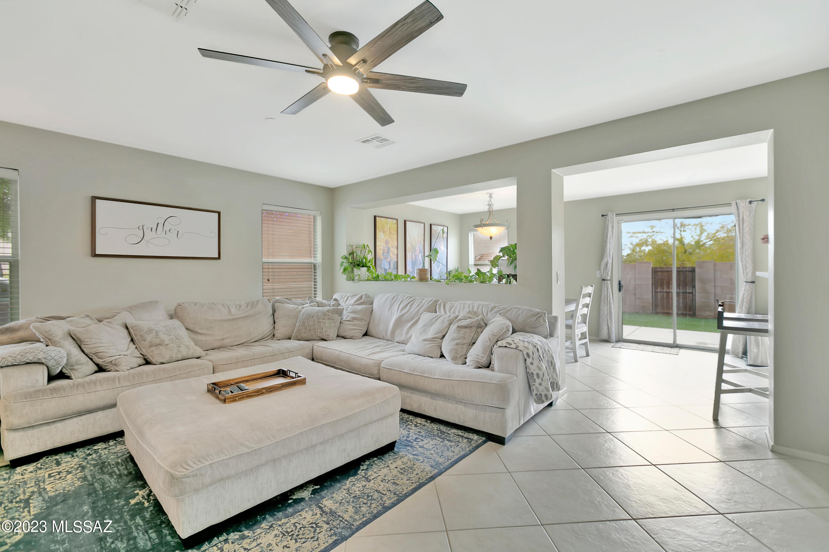 8461 N Placita De La Manzana