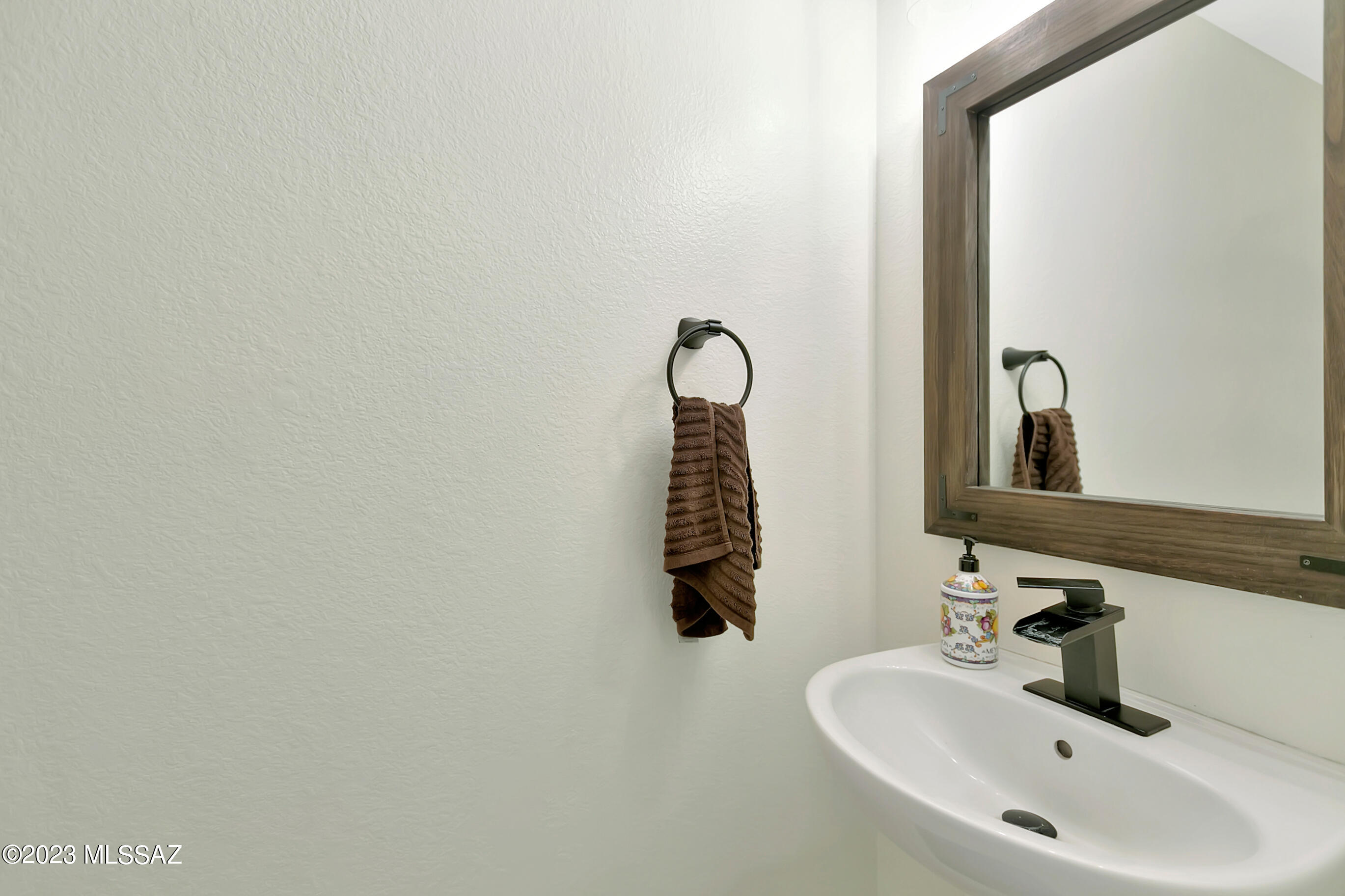 8461 N Placita De La Manzana