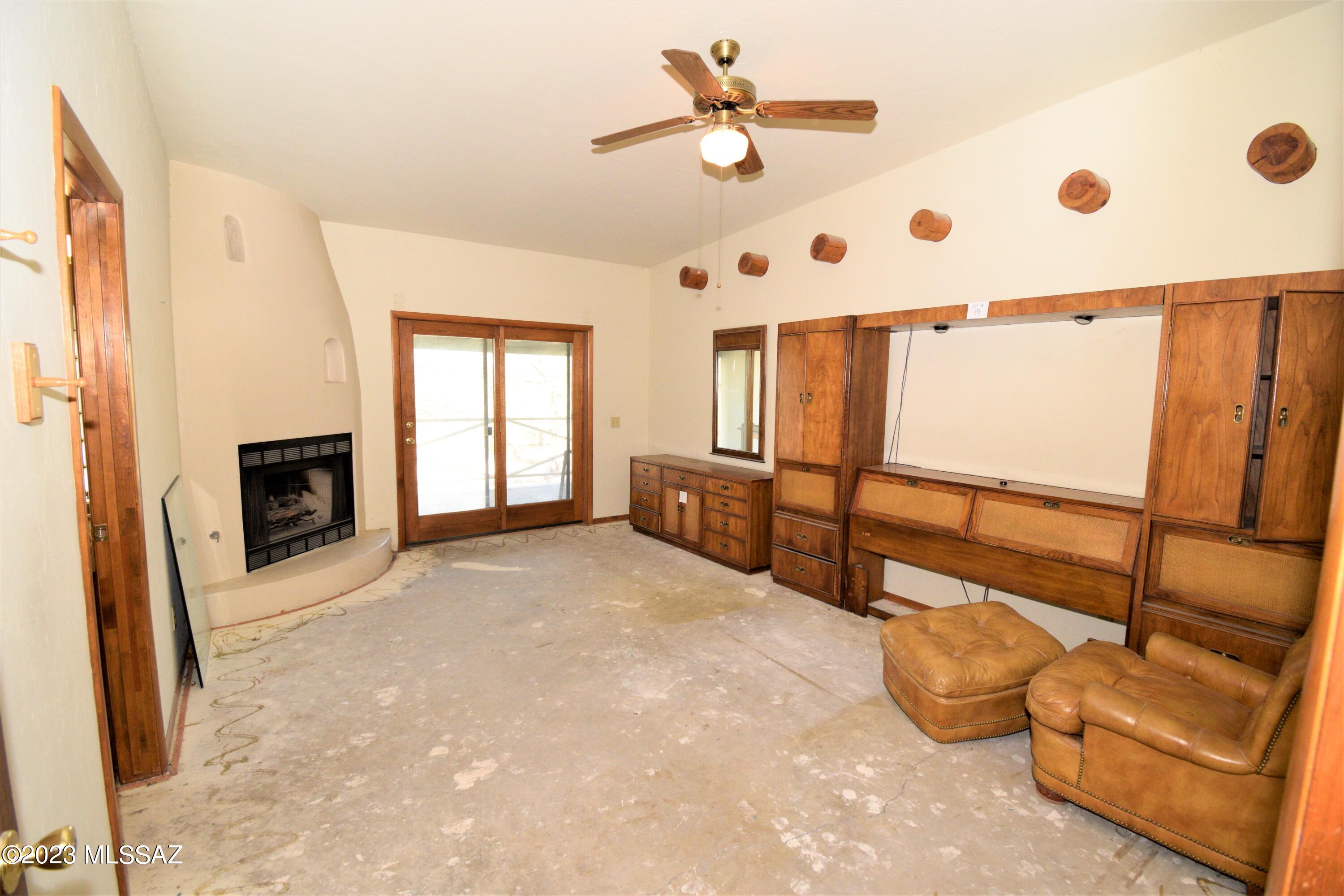 2465 N Tomahawk Trail