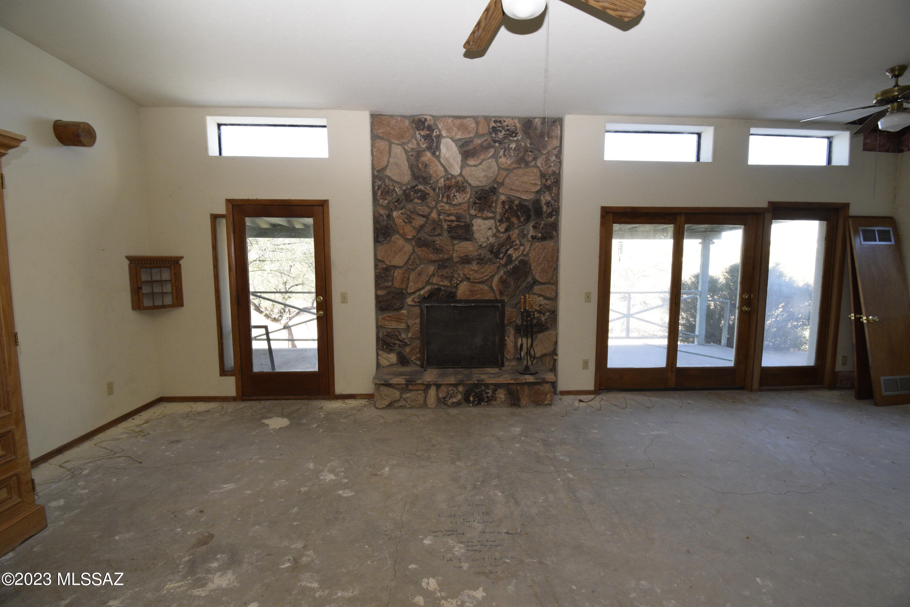 2465 N Tomahawk Trail