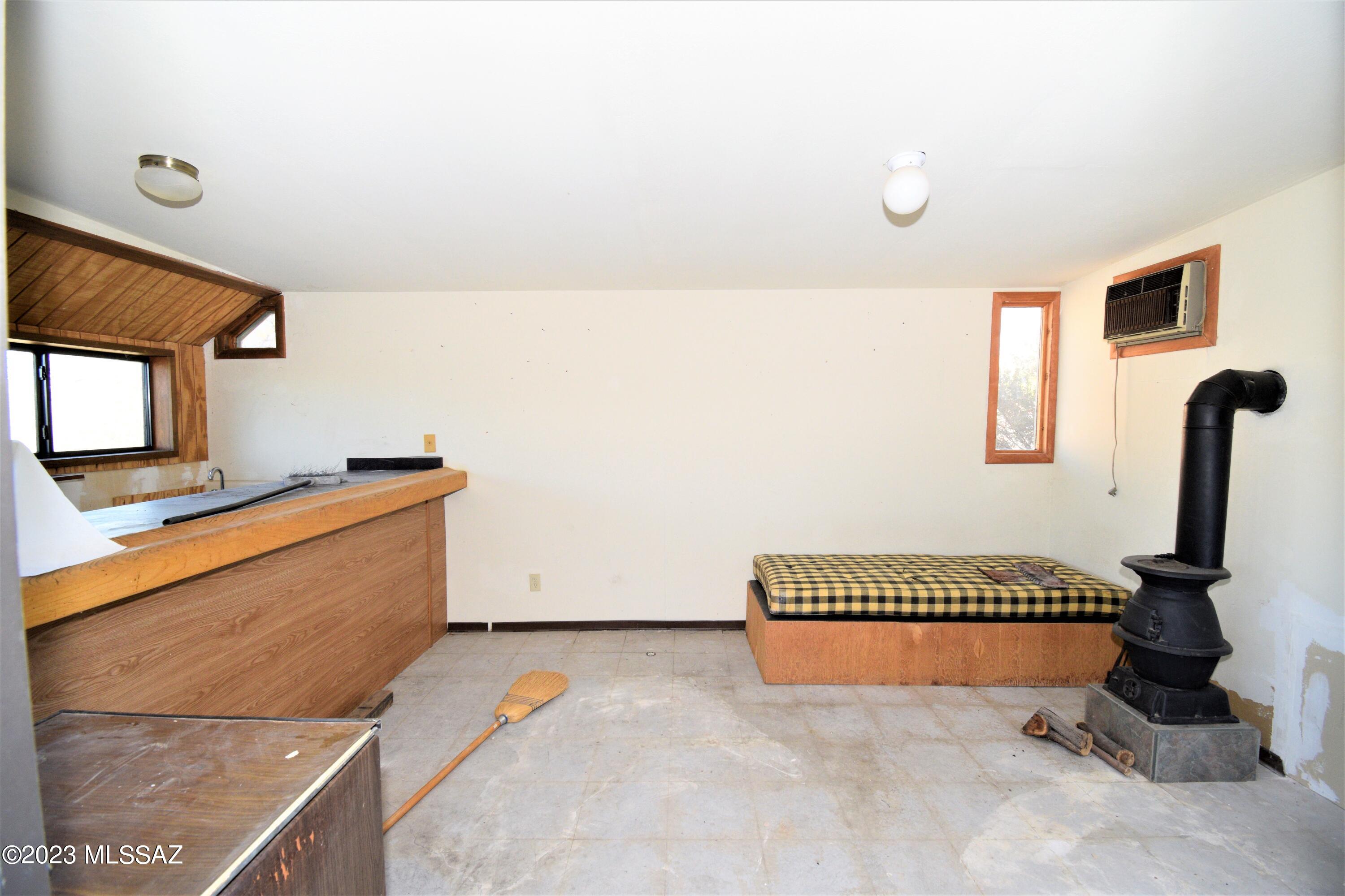 2465 N Tomahawk Trail