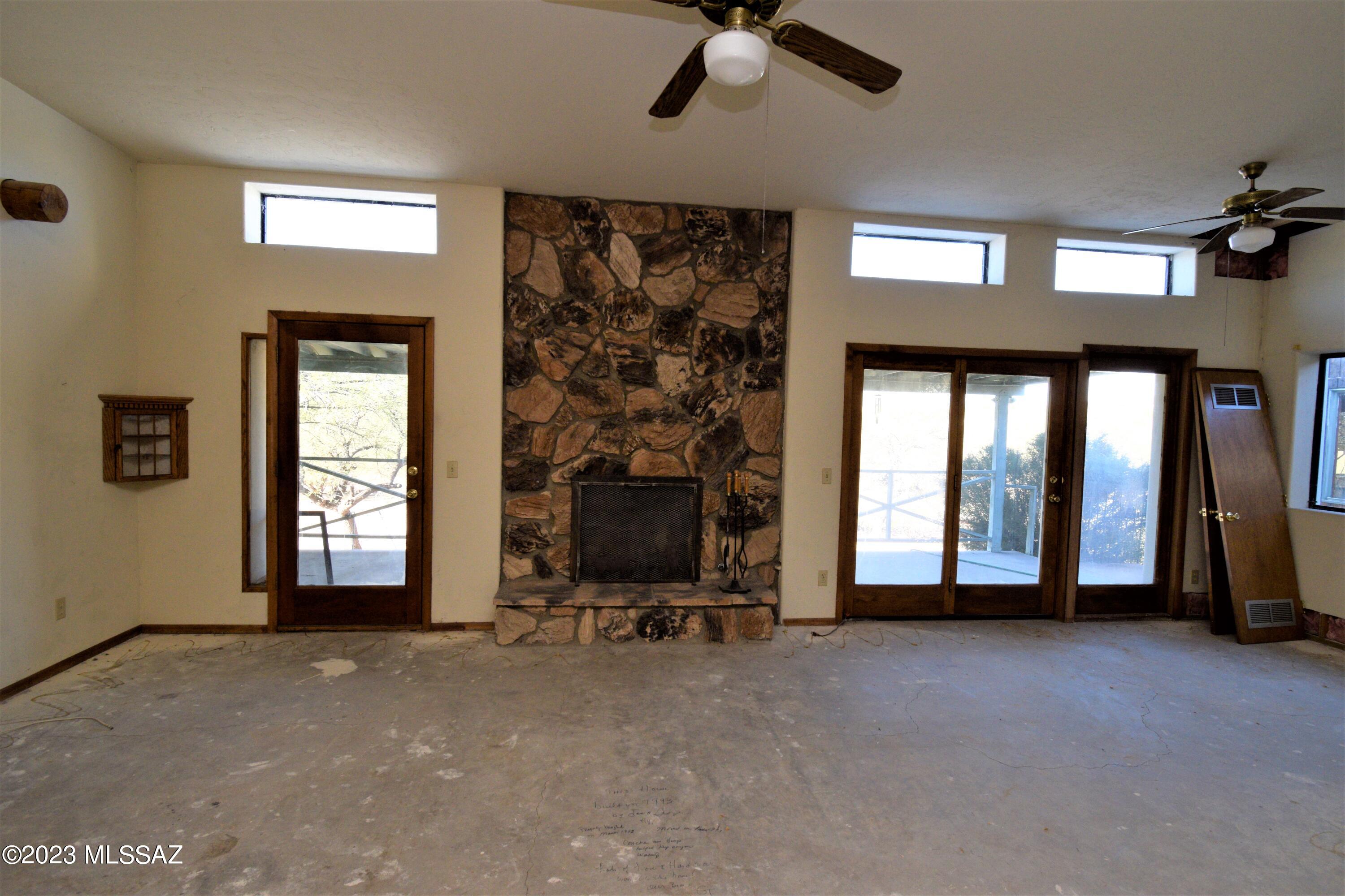 2465 N Tomahawk Trail