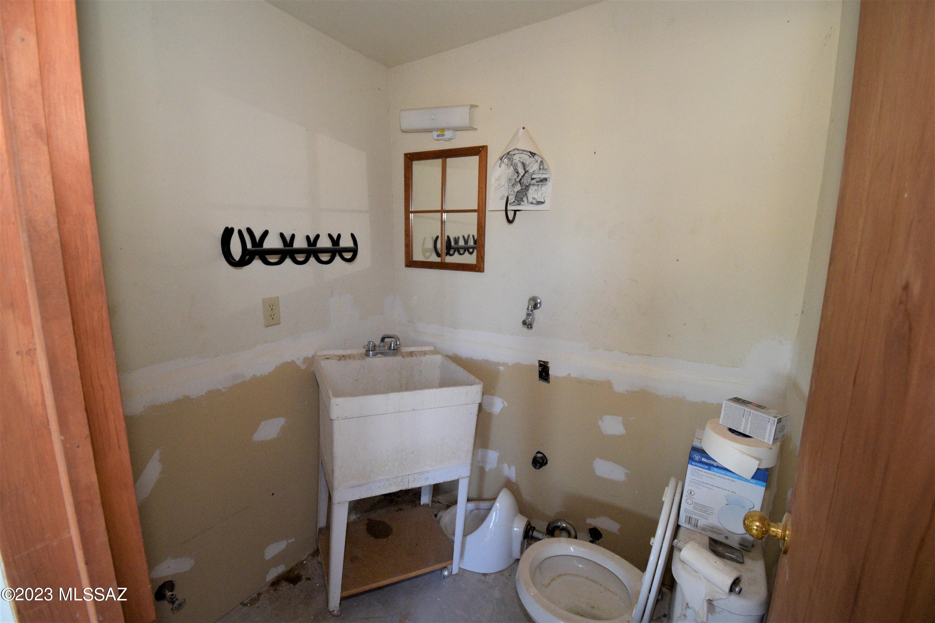 2465 N Tomahawk Trail