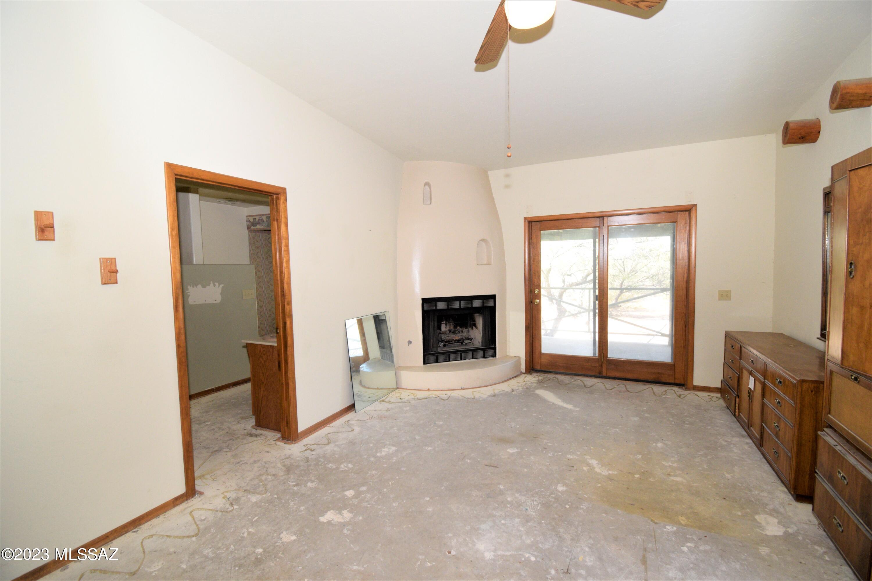 2465 N Tomahawk Trail