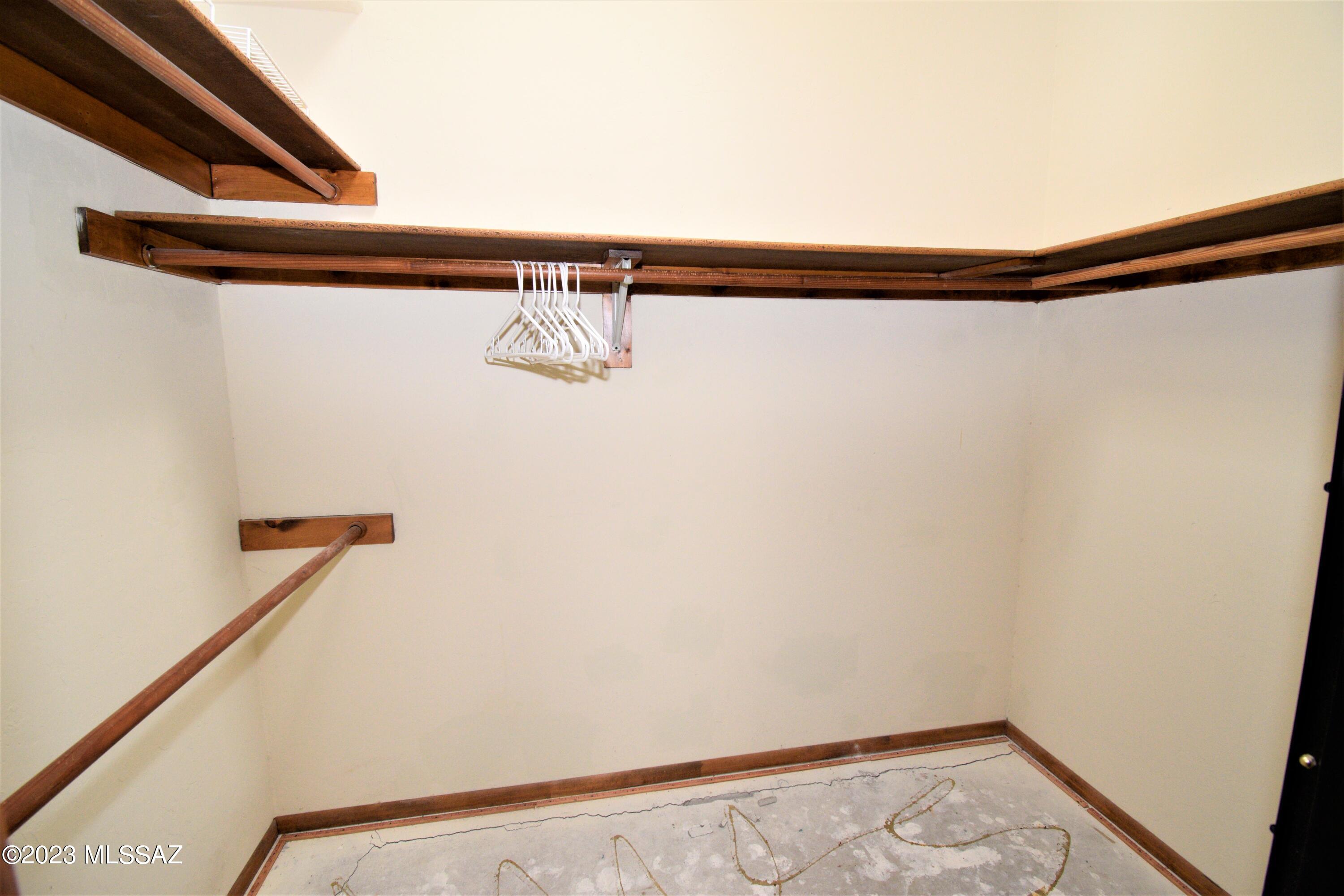 2465 N Tomahawk Trail