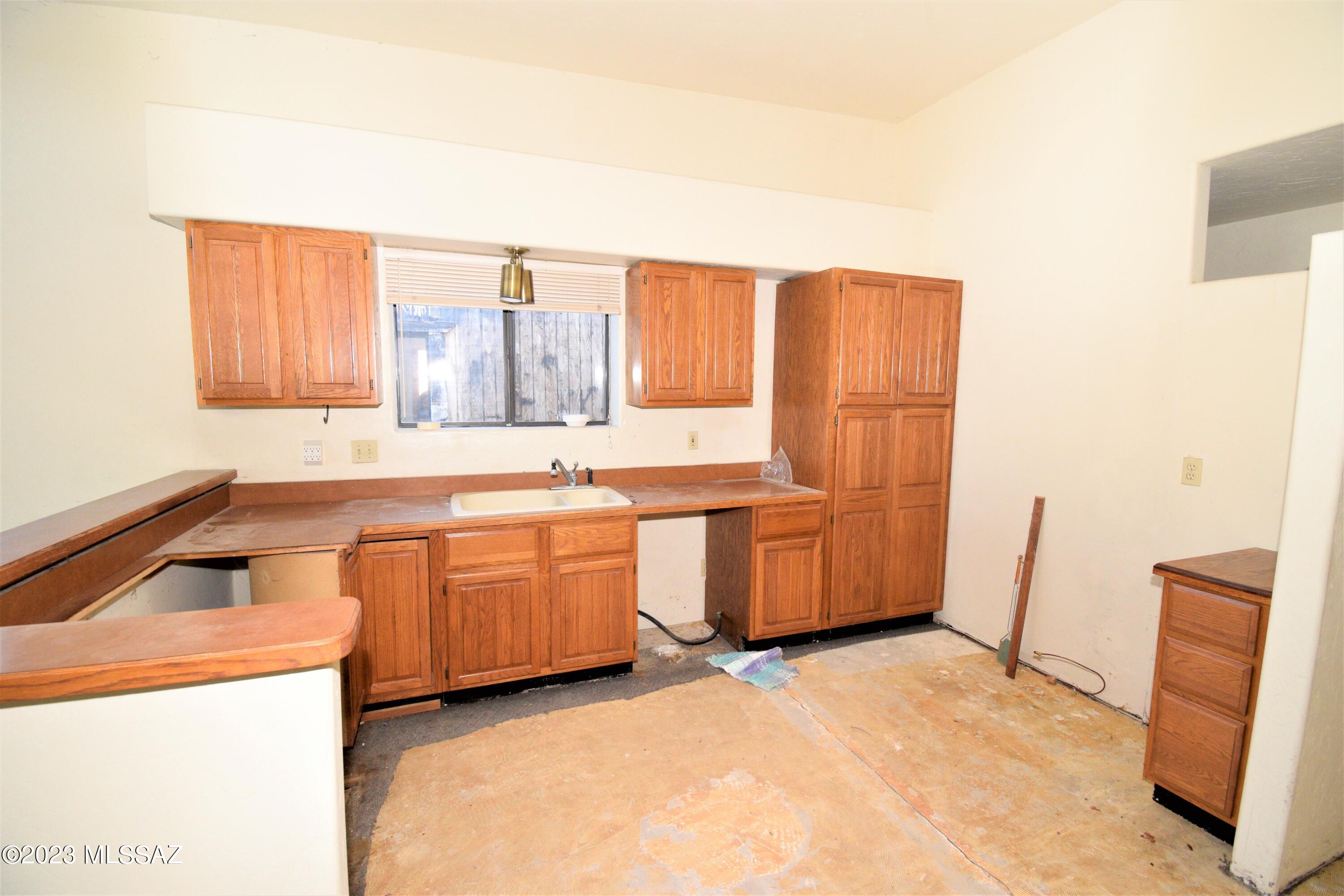 2465 N Tomahawk Trail