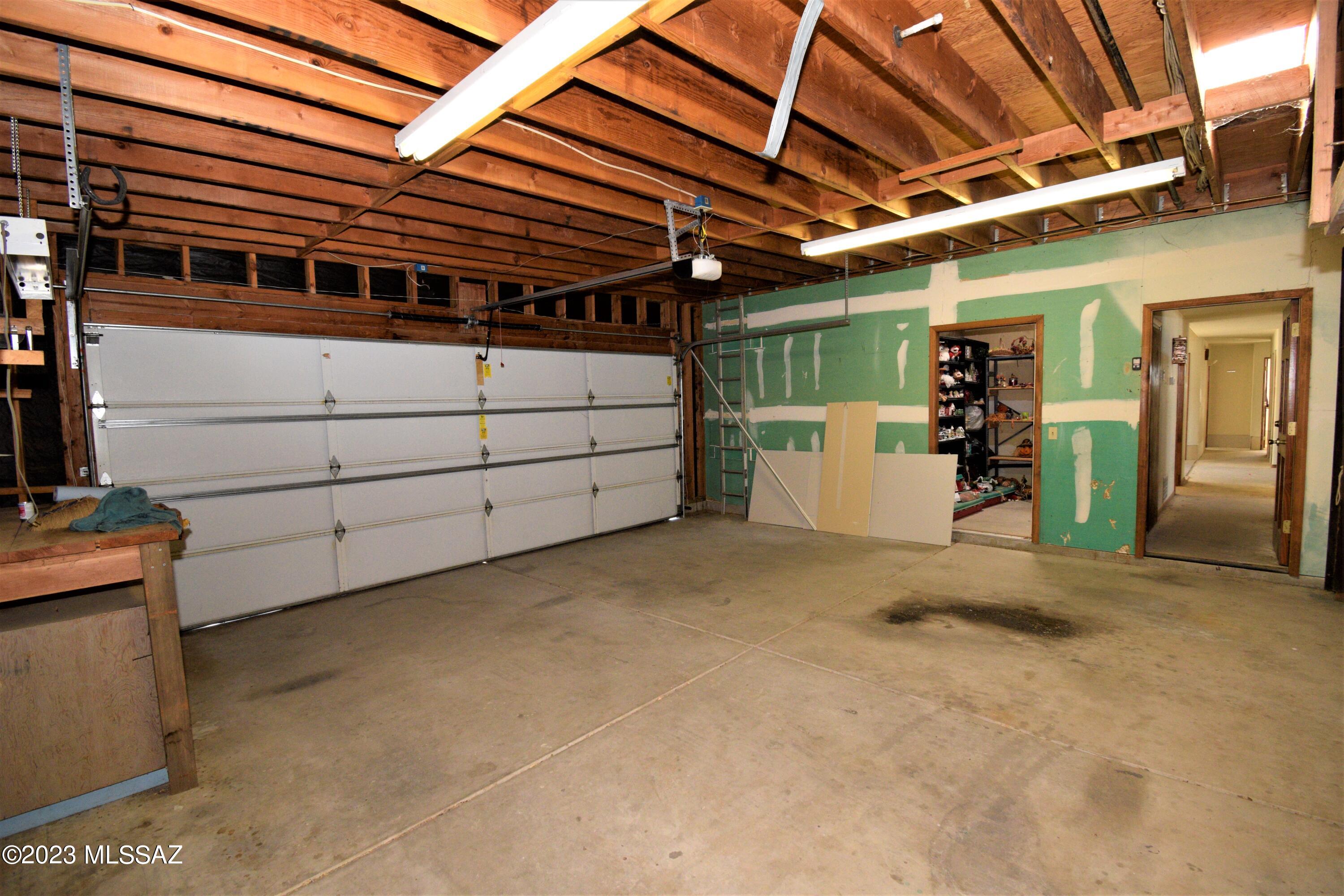 2465 N Tomahawk Trail