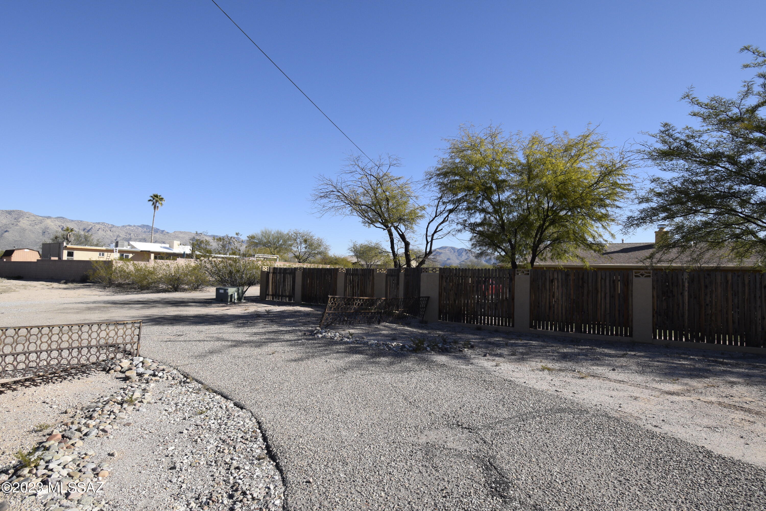 2465 N Tomahawk Trail