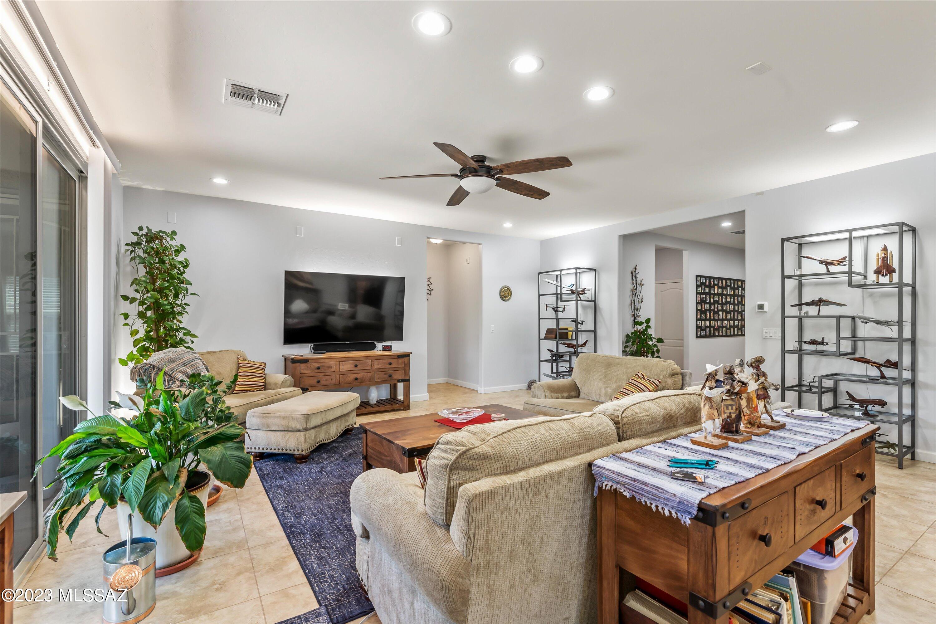 9890 N Saguaro Bloom Way