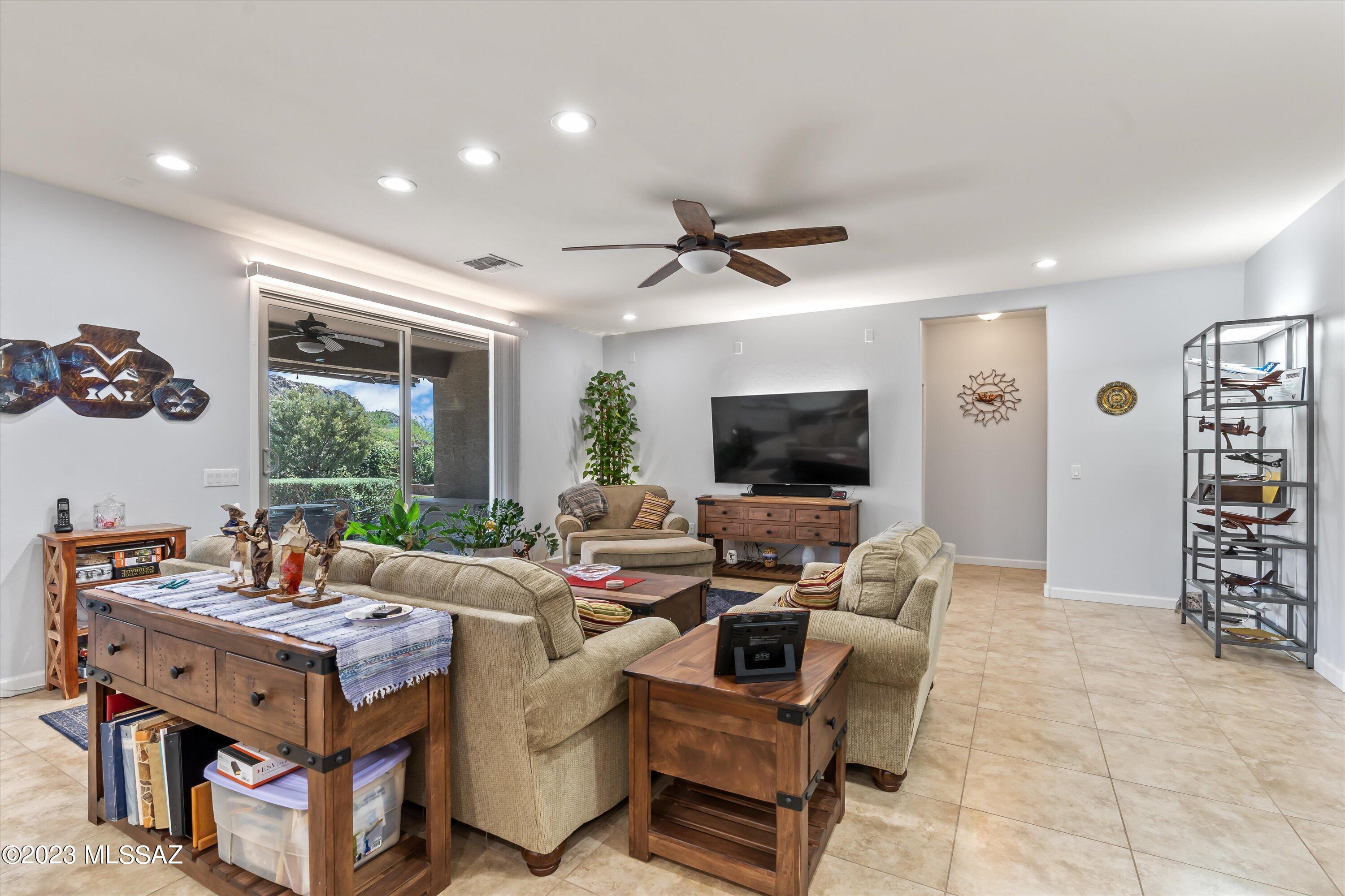 9890 N Saguaro Bloom Way