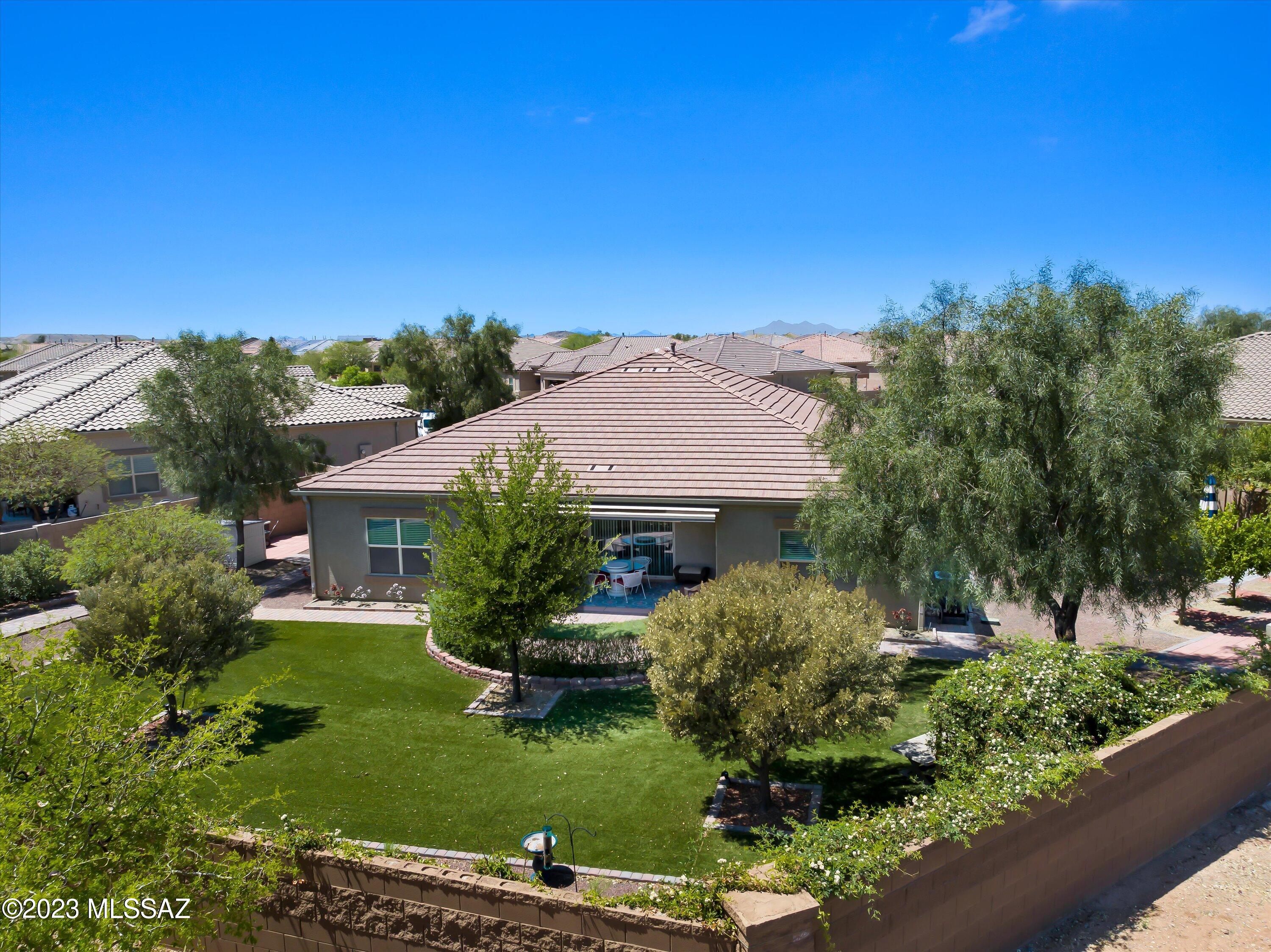 9890 N Saguaro Bloom Way