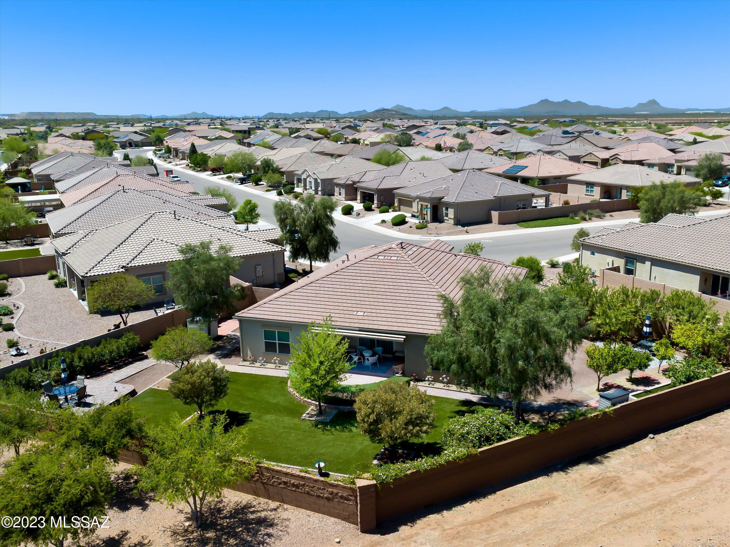 9890 N Saguaro Bloom Way