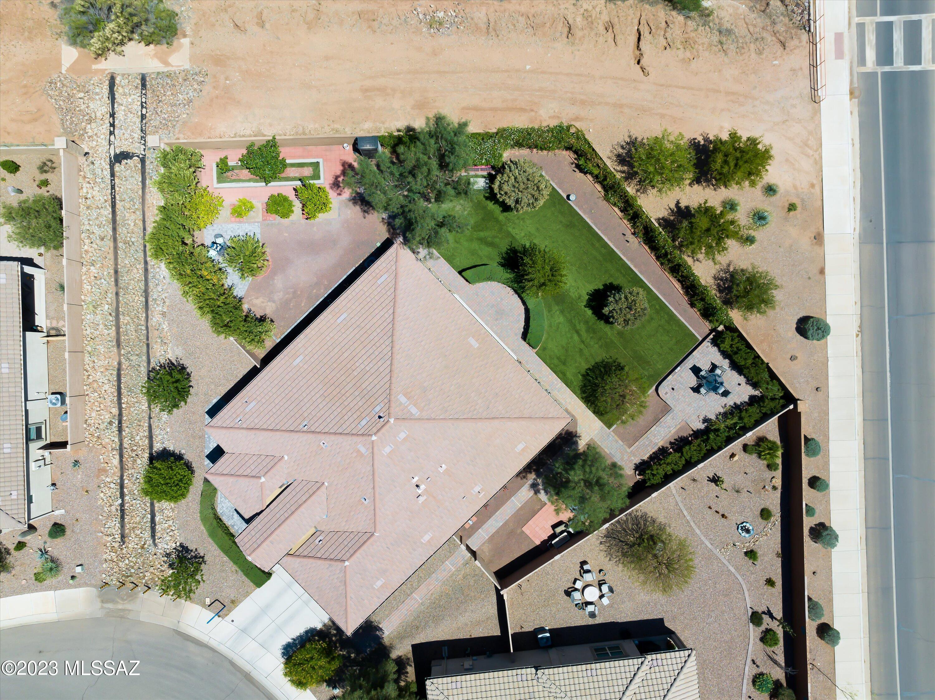 9890 N Saguaro Bloom Way