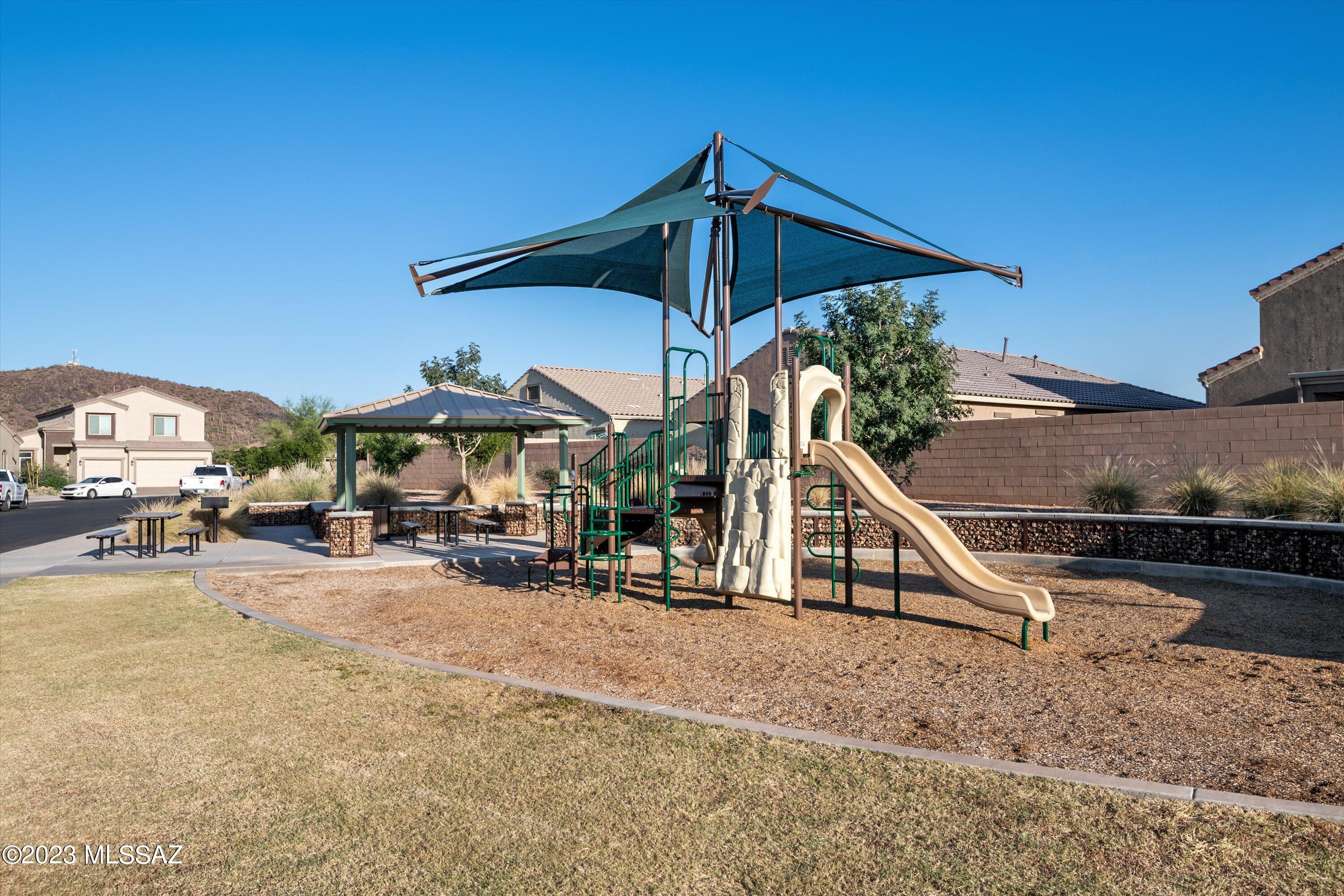 9890 N Saguaro Bloom Way