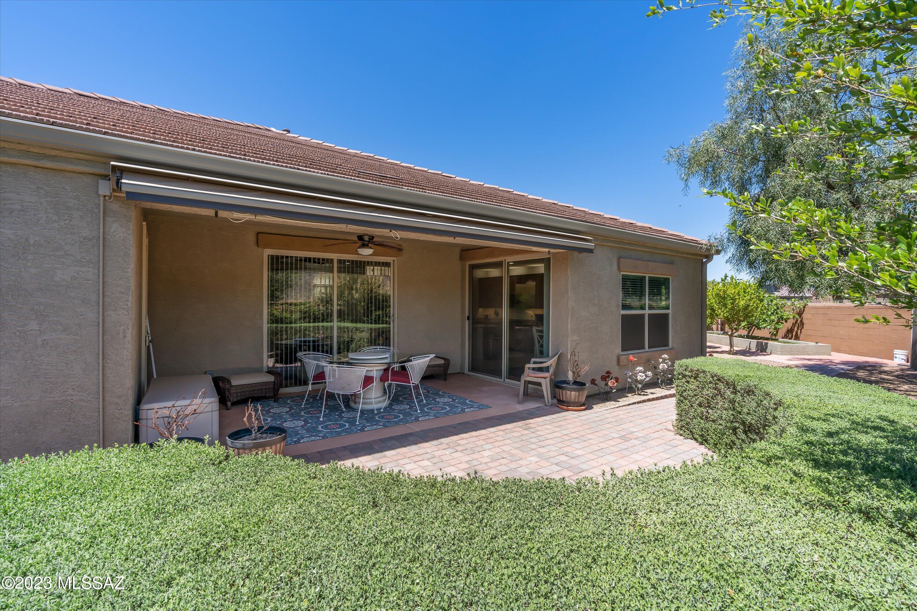 9890 N Saguaro Bloom Way