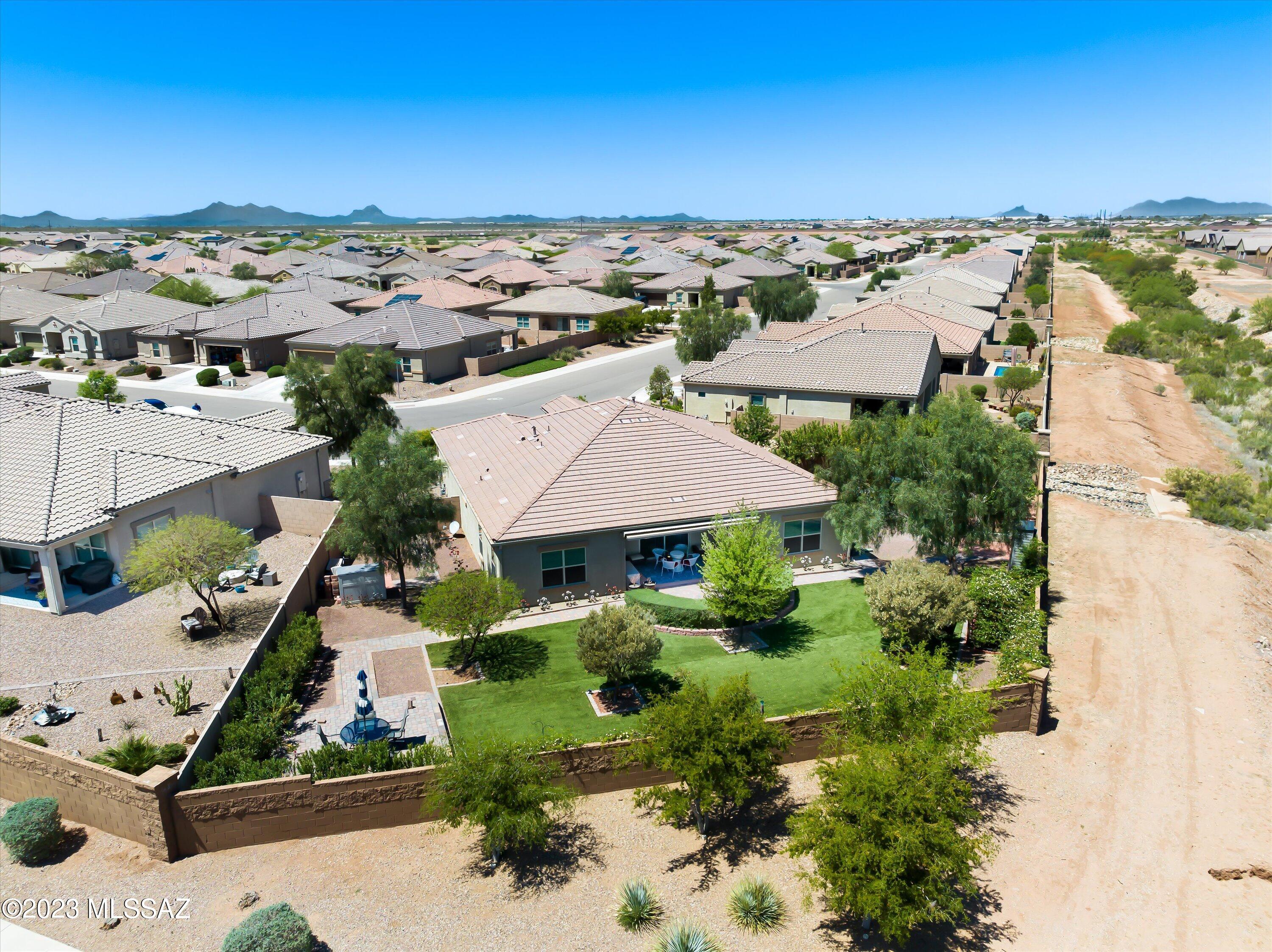 9890 N Saguaro Bloom Way