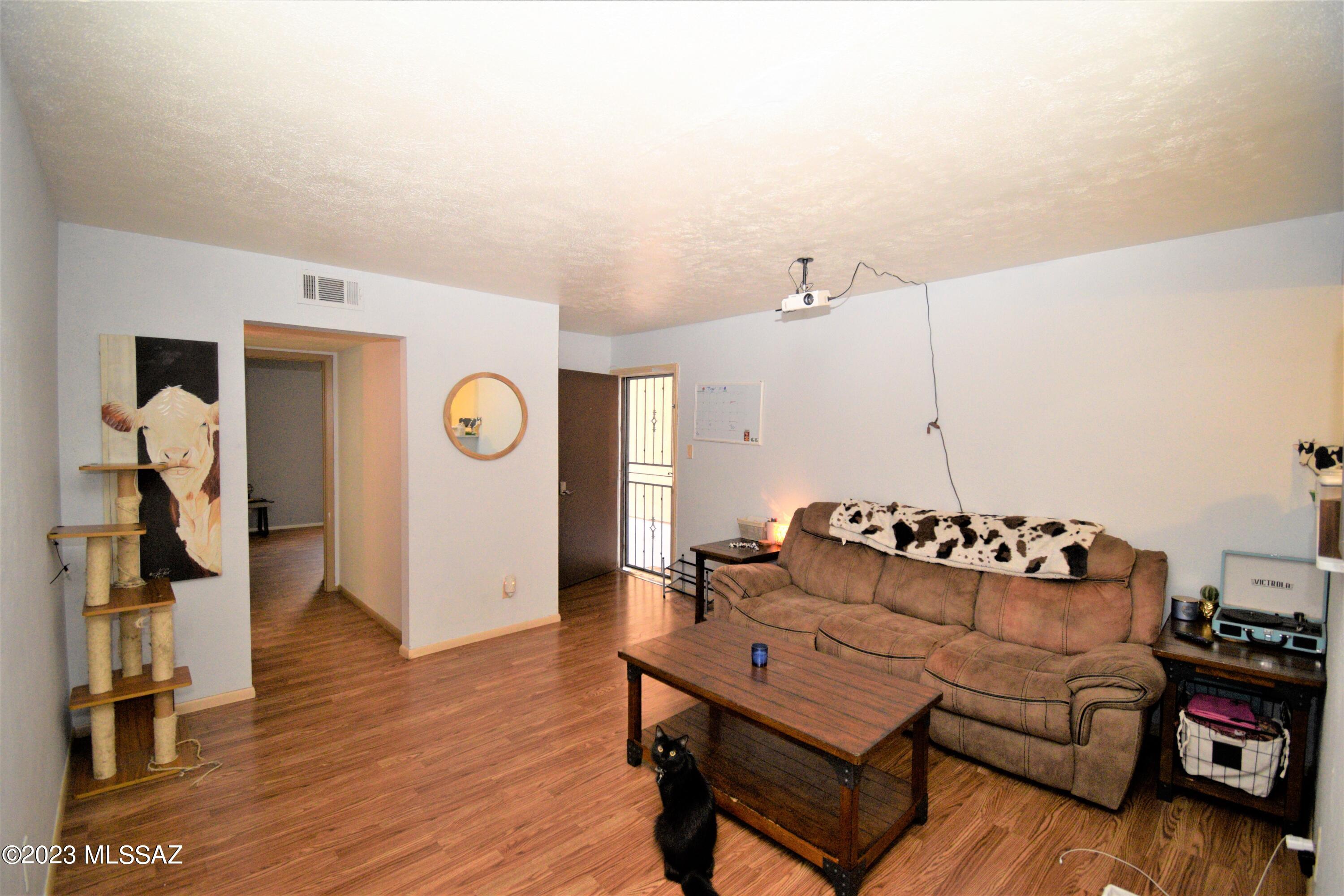 1620 N Wilmot Road Unit: E144