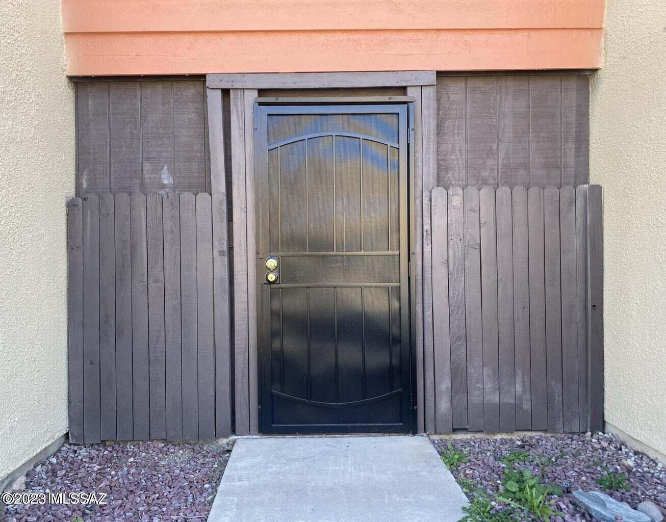 1620 N Wilmot Road Unit: E144