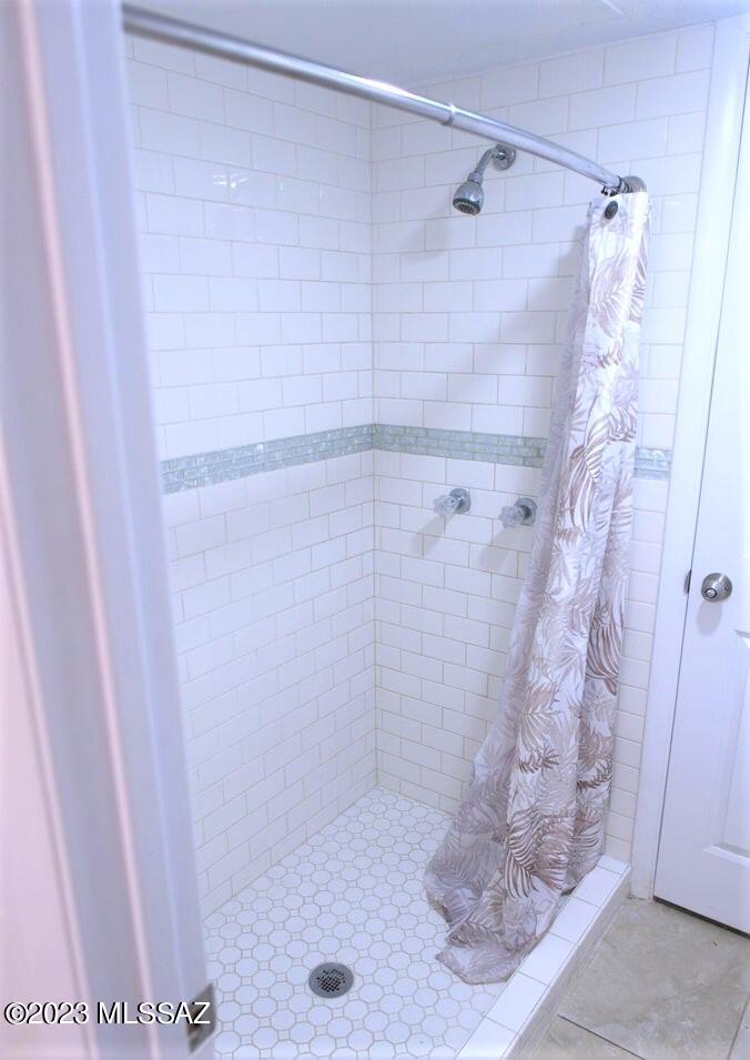 1620 N Wilmot Road Unit: E144