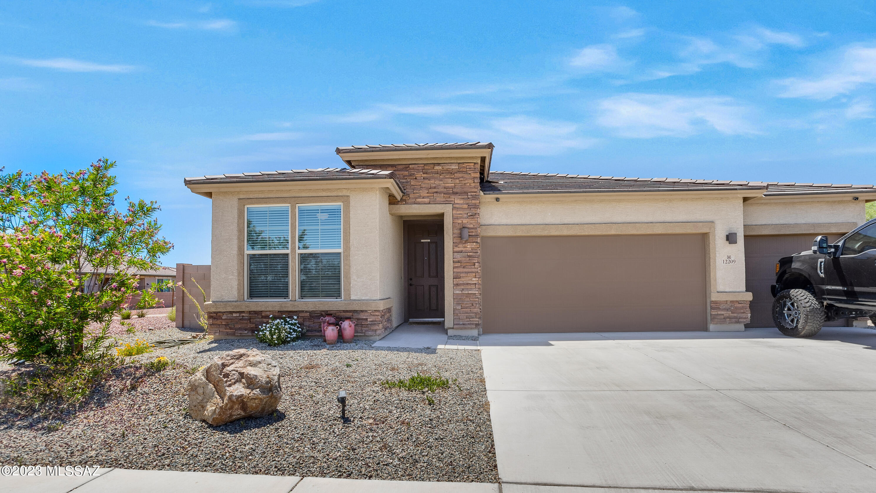 12209 N Amberwood Place